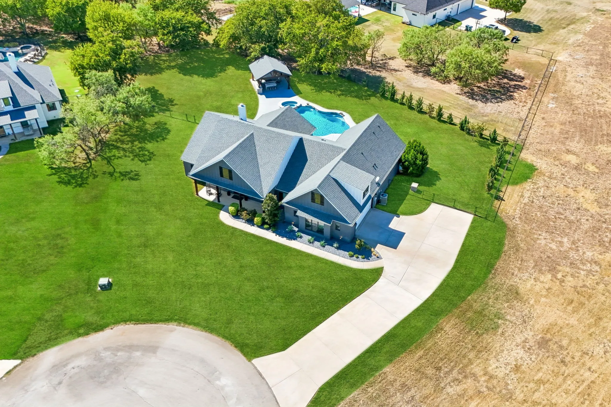 Single Family Residence For Sale in Tarrant County , 8201 Cutter Corral Court, Fort Worth, Texas 76126, 4 Bedroom, 4 Bathroom, 2 Garage spaces, 2,744 Sqft, built in 2021, mls#21393073, Real Estate Agent in Fort Worth, Homes For Sale in Tarrant county, Homes For Sale in Fort Worth, Realtor in Fort Worth Texas, Real Estate Brokerage Independent Realty Texas, Luminita Cordes Realtor