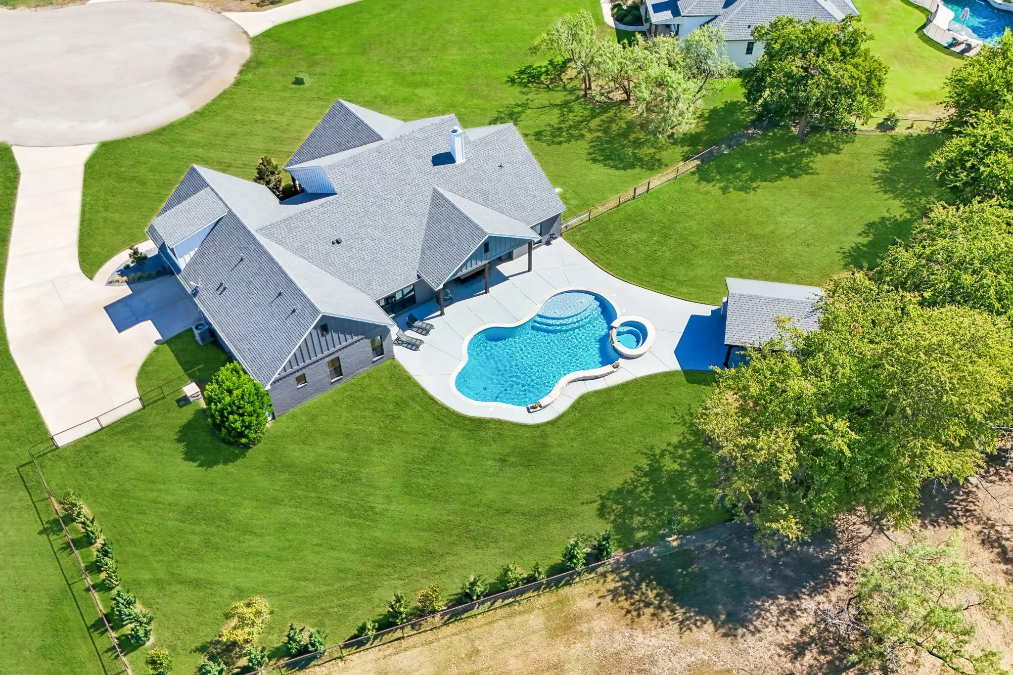 Single Family Residence For Sale in Tarrant County , 8201 Cutter Corral Court, Fort Worth, Texas 76126, 4 Bedroom, 4 Bathroom, 2 Garage spaces, 2,744 Sqft, built in 2021, mls#21393073, Real Estate Agent in Fort Worth, Homes For Sale in Tarrant county, Homes For Sale in Fort Worth, Realtor in Fort Worth Texas, Real Estate Brokerage Independent Realty Texas, Luminita Cordes Realtor