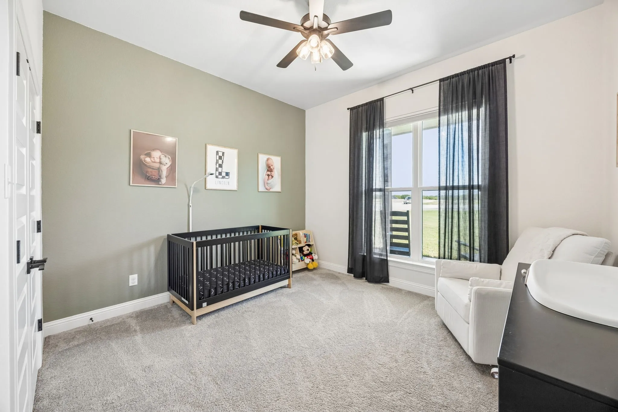 Single Family Residence For Sale in Tarrant County , 8201 Cutter Corral Court, Fort Worth, Texas 76126, 4 Bedroom, 4 Bathroom, 2 Garage spaces, 2,744 Sqft, built in 2021, mls#21393073, Real Estate Agent in Fort Worth, Homes For Sale in Tarrant county, Homes For Sale in Fort Worth, Realtor in Fort Worth Texas, Real Estate Brokerage Independent Realty Texas, Luminita Cordes Realtor