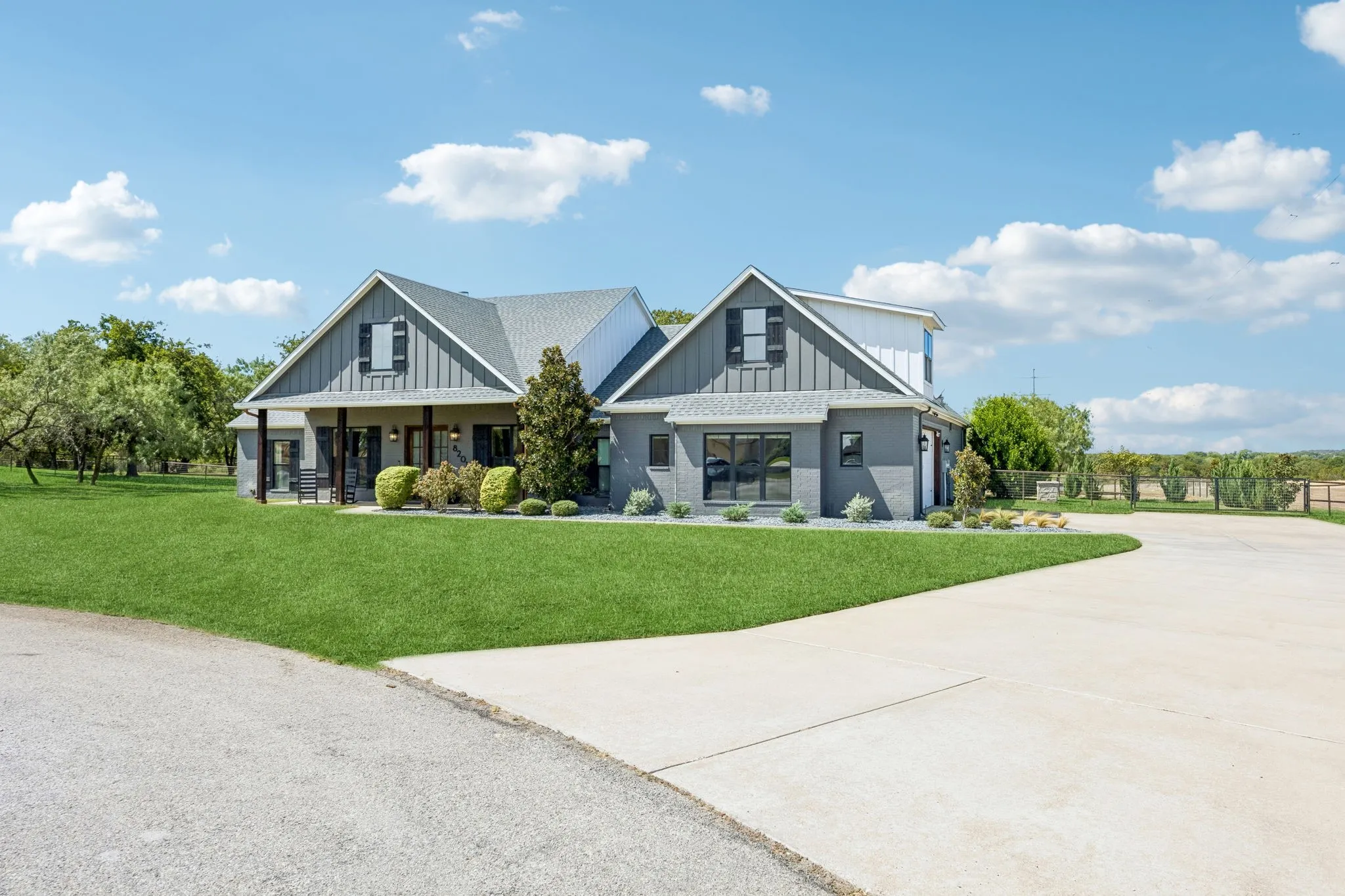 Single Family Residence For Sale in Tarrant County , 8201 Cutter Corral Court, Fort Worth, Texas 76126, 4 Bedroom, 4 Bathroom, 2 Garage spaces, 2,744 Sqft, built in 2021, mls#21393073, Real Estate Agent in Fort Worth, Homes For Sale in Tarrant county, Homes For Sale in Fort Worth, Realtor in Fort Worth Texas, Real Estate Brokerage Independent Realty Texas, Luminita Cordes Realtor