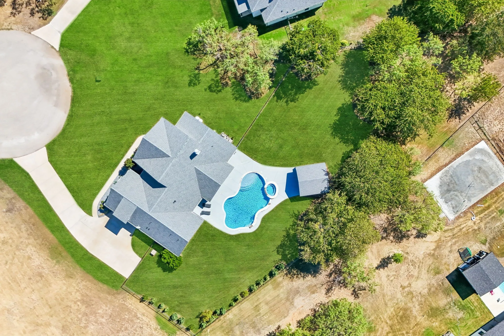 Single Family Residence For Sale in Tarrant County , 8201 Cutter Corral Court, Fort Worth, Texas 76126, 4 Bedroom, 4 Bathroom, 2 Garage spaces, 2,744 Sqft, built in 2021, mls#21393073, Real Estate Agent in Fort Worth, Homes For Sale in Tarrant county, Homes For Sale in Fort Worth, Realtor in Fort Worth Texas, Real Estate Brokerage Independent Realty Texas, Luminita Cordes Realtor