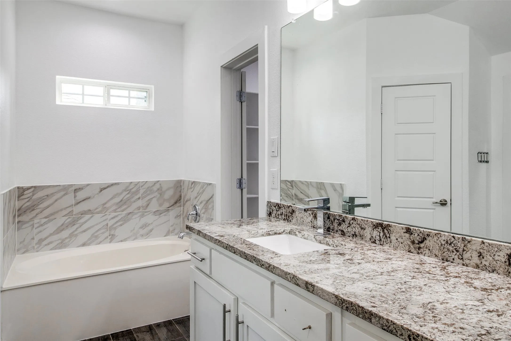 Single Family Residence For Rent in Dallas County , 3615 Pueblo Street, Dallas, Texas 75212, 5 Bedroom, 3 Bathroom, 1 Garage spaces, 2,227 Sqft, built in 2018, mls#21394025, Real Estate Agent in Dallas, Homes For Rent in Dallas county, Homes For Rent in Dallas, Realtor in Dallas Texas, Real Estate Brokerage Independent Realty Texas, Luminita Cordes Realtor