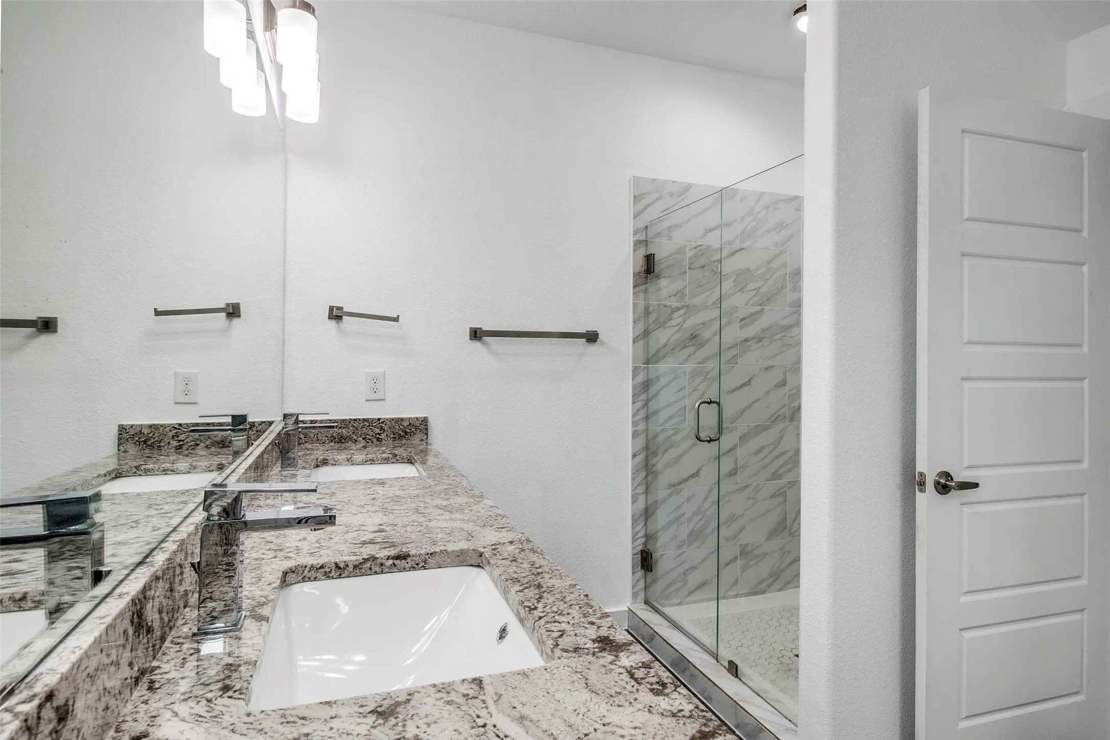 Single Family Residence For Rent in Dallas County , 3615 Pueblo Street, Dallas, Texas 75212, 5 Bedroom, 3 Bathroom, 1 Garage spaces, 2,227 Sqft, built in 2018, mls#21394025, Real Estate Agent in Dallas, Homes For Rent in Dallas county, Homes For Rent in Dallas, Realtor in Dallas Texas, Real Estate Brokerage Independent Realty Texas, Luminita Cordes Realtor