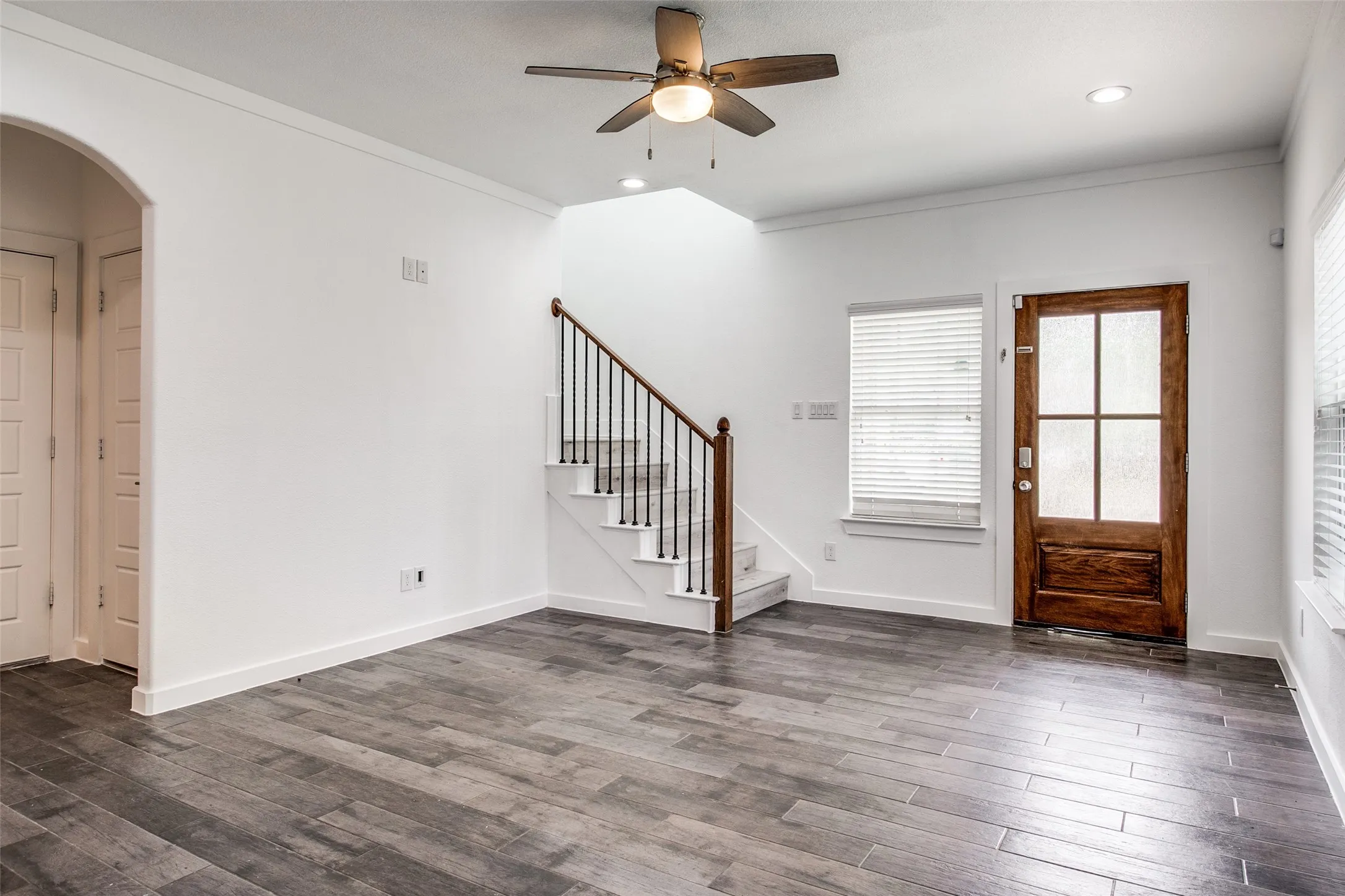 Single Family Residence For Rent in Dallas County , 3615 Pueblo Street, Dallas, Texas 75212, 5 Bedroom, 3 Bathroom, 1 Garage spaces, 2,227 Sqft, built in 2018, mls#21394025, Real Estate Agent in Dallas, Homes For Rent in Dallas county, Homes For Rent in Dallas, Realtor in Dallas Texas, Real Estate Brokerage Independent Realty Texas, Luminita Cordes Realtor