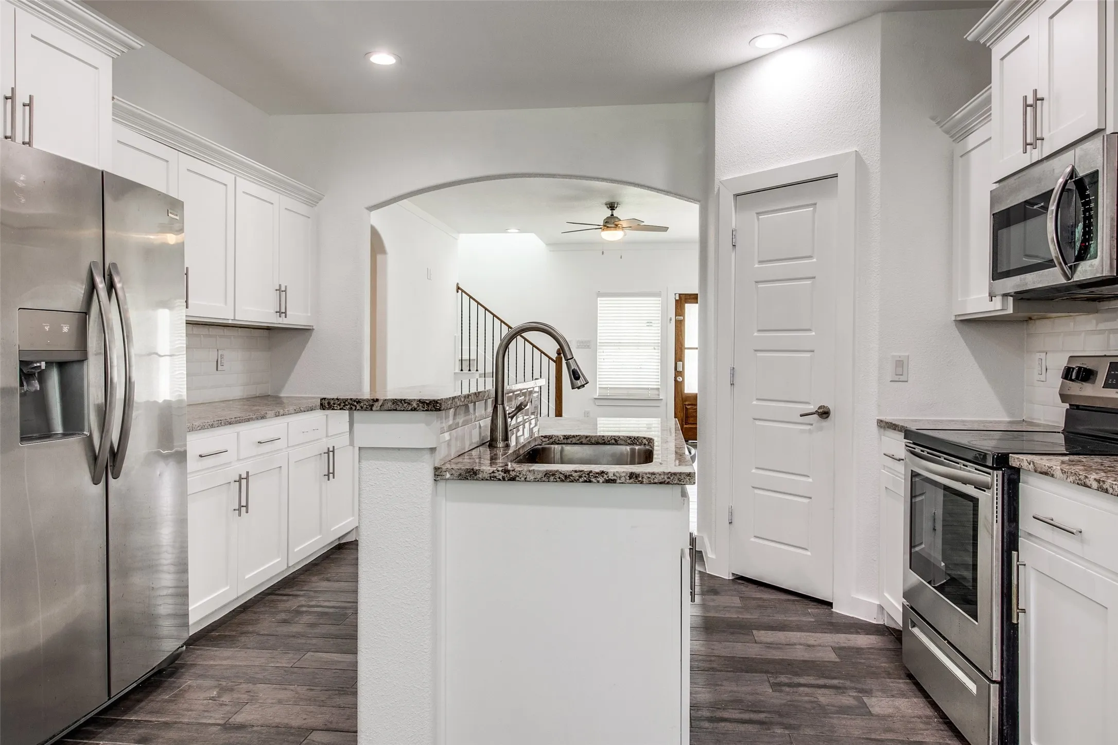 Single Family Residence For Rent in Dallas County , 3615 Pueblo Street, Dallas, Texas 75212, 5 Bedroom, 3 Bathroom, 1 Garage spaces, 2,227 Sqft, built in 2018, mls#21394025, Real Estate Agent in Dallas, Homes For Rent in Dallas county, Homes For Rent in Dallas, Realtor in Dallas Texas, Real Estate Brokerage Independent Realty Texas, Luminita Cordes Realtor