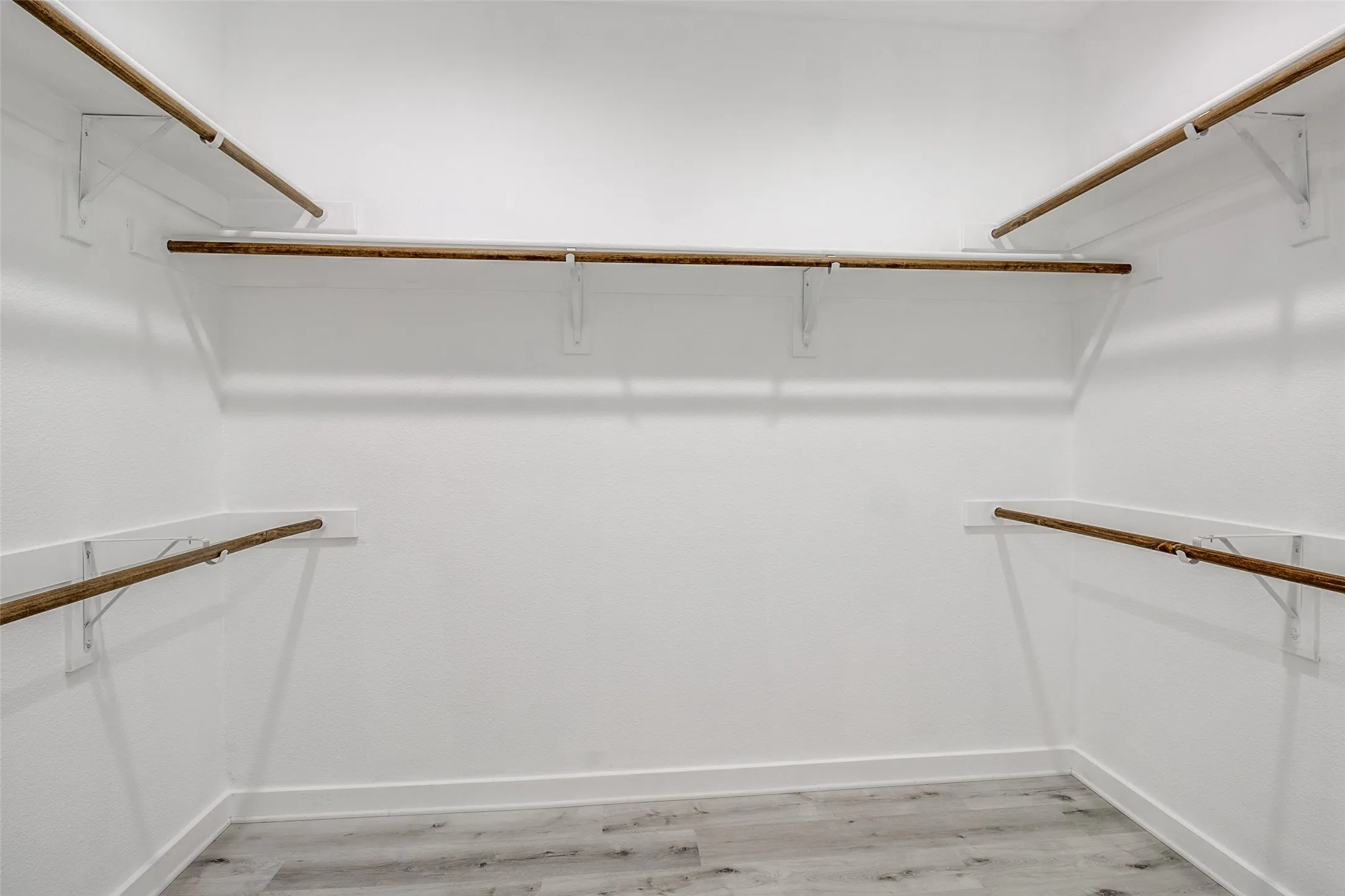 Single Family Residence For Rent in Dallas County , 3615 Pueblo Street, Dallas, Texas 75212, 5 Bedroom, 3 Bathroom, 1 Garage spaces, 2,227 Sqft, built in 2018, mls#21394025, Real Estate Agent in Dallas, Homes For Rent in Dallas county, Homes For Rent in Dallas, Realtor in Dallas Texas, Real Estate Brokerage Independent Realty Texas, Luminita Cordes Realtor
