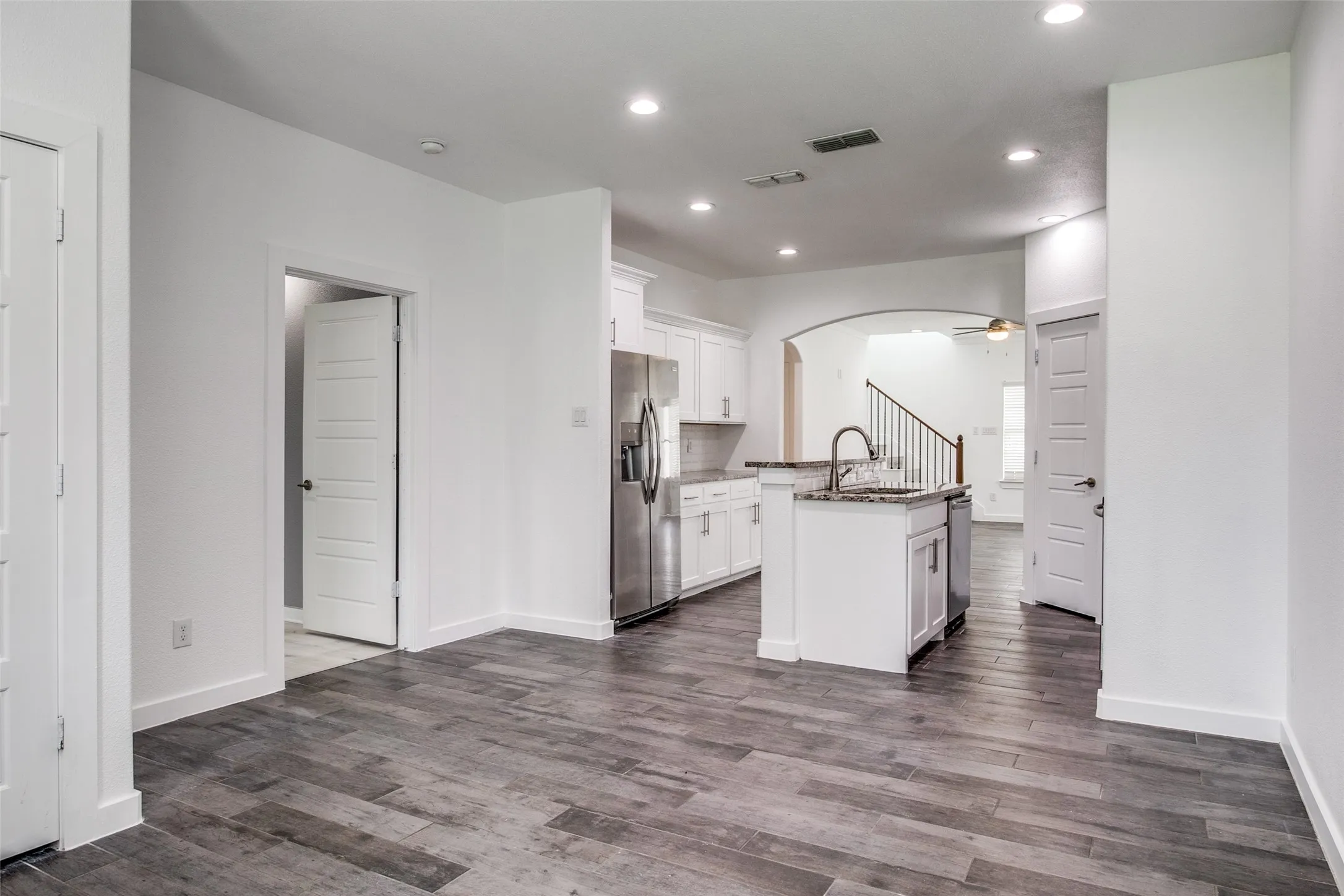 Single Family Residence For Rent in Dallas County , 3615 Pueblo Street, Dallas, Texas 75212, 5 Bedroom, 3 Bathroom, 1 Garage spaces, 2,227 Sqft, built in 2018, mls#21394025, Real Estate Agent in Dallas, Homes For Rent in Dallas county, Homes For Rent in Dallas, Realtor in Dallas Texas, Real Estate Brokerage Independent Realty Texas, Luminita Cordes Realtor