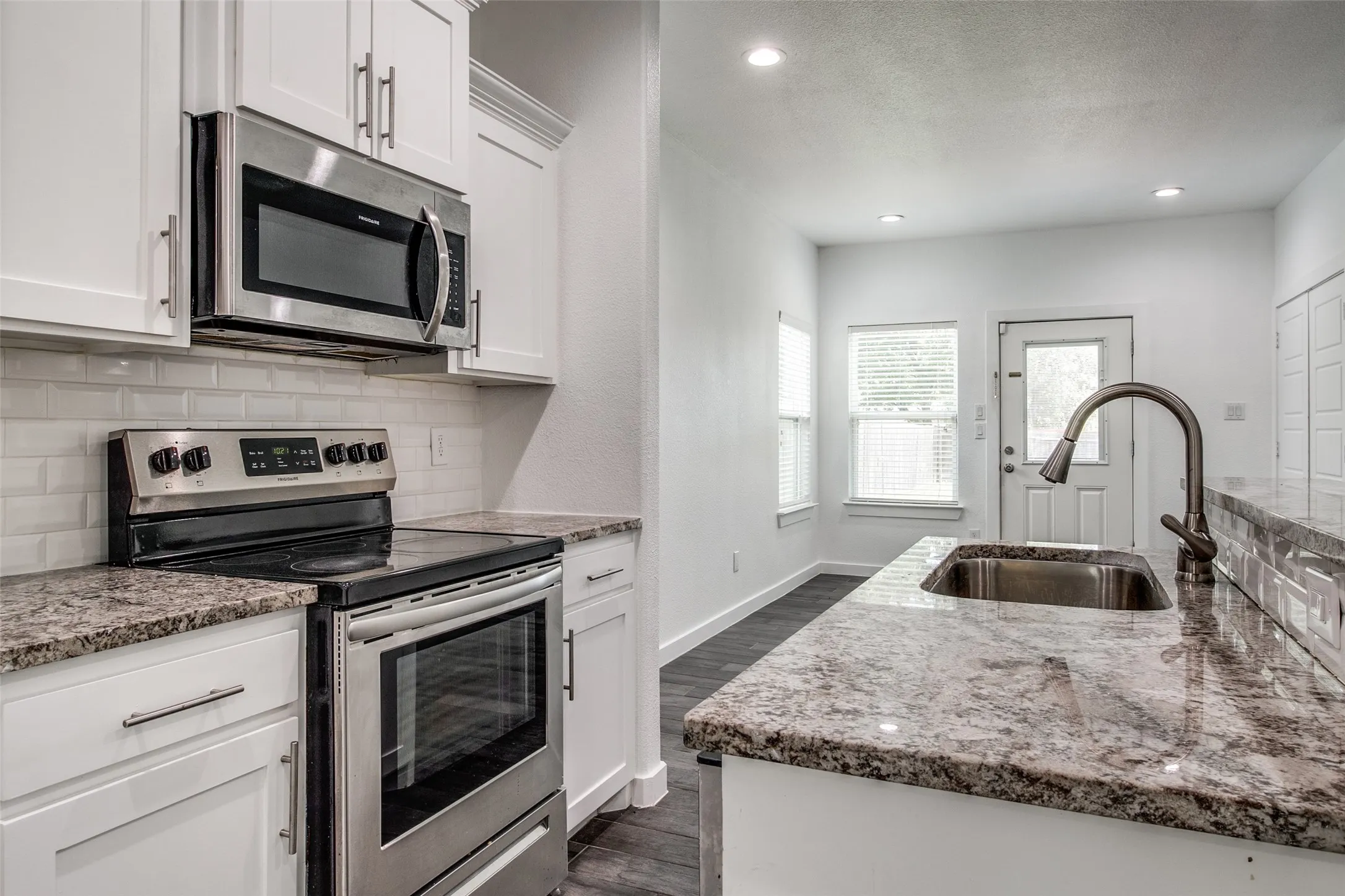 Single Family Residence For Rent in Dallas County , 3615 Pueblo Street, Dallas, Texas 75212, 5 Bedroom, 3 Bathroom, 1 Garage spaces, 2,227 Sqft, built in 2018, mls#21394025, Real Estate Agent in Dallas, Homes For Rent in Dallas county, Homes For Rent in Dallas, Realtor in Dallas Texas, Real Estate Brokerage Independent Realty Texas, Luminita Cordes Realtor