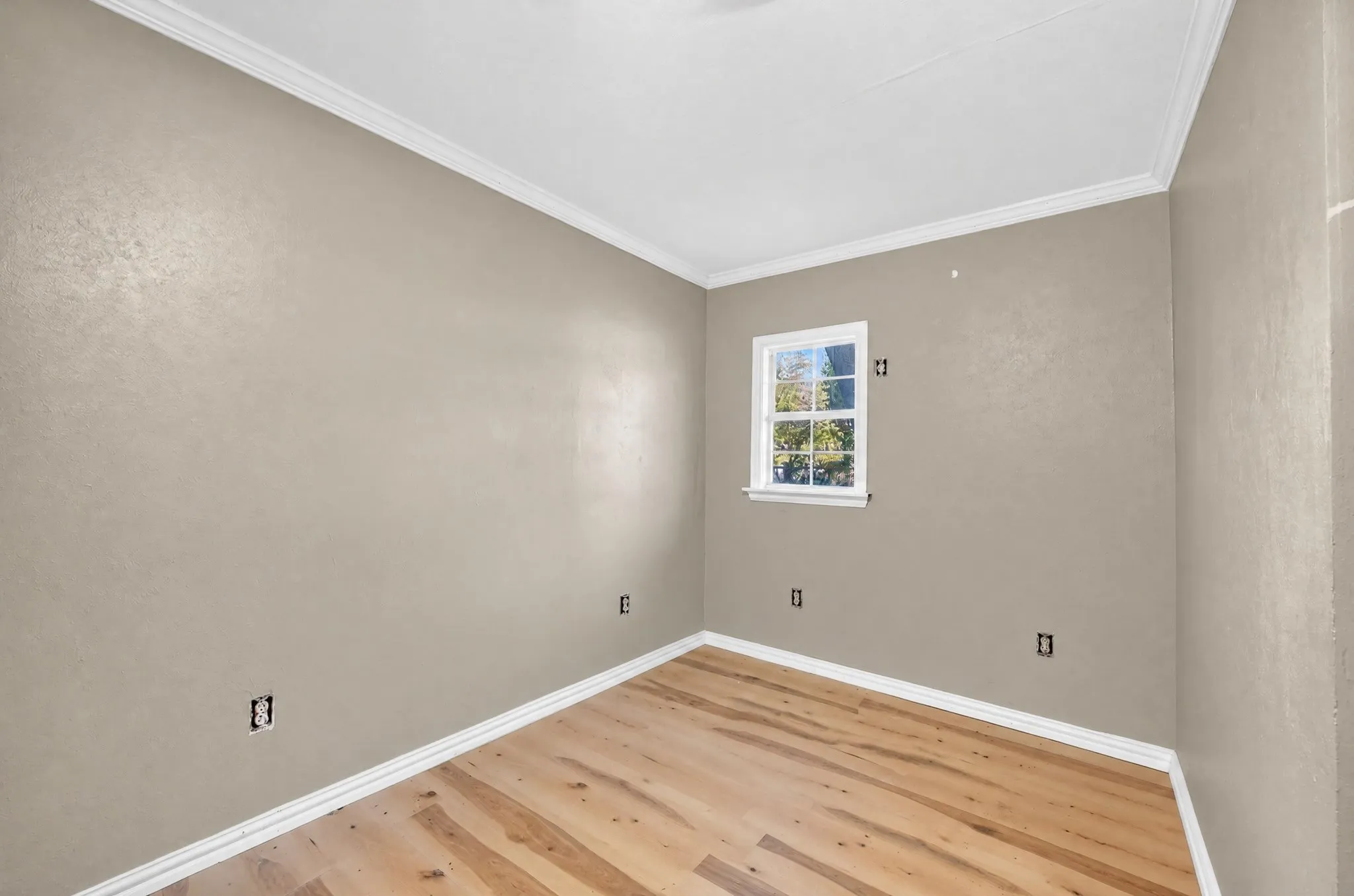 Single Family Residence For Sale in Dallas County , 3217 Trible Drive, Grand Prairie, Texas 75050, 2 Bedroom, 2 Bathroom, 5 Garage spaces, 1,200 Sqft, built in 1941, mls#21382691, Real Estate Agent in Grand Prairie, Homes For Sale in Dallas county, Homes For Sale in Grand Prairie, Realtor in Grand Prairie Texas, Real Estate Brokerage Independent Realty Texas, Luminita Cordes Realtor