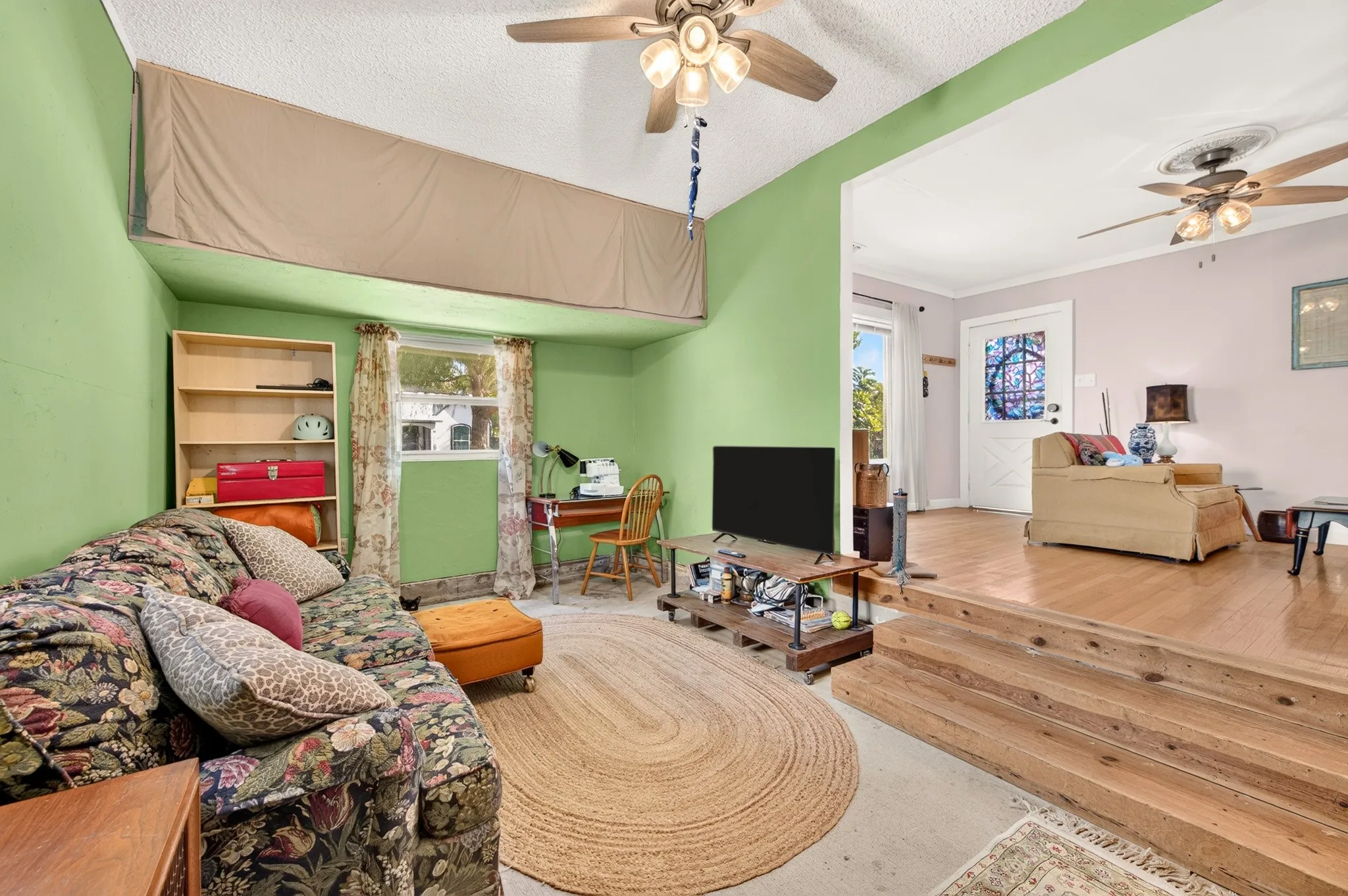 Single Family Residence For Sale in Dallas County , 3217 Trible Drive, Grand Prairie, Texas 75050, 2 Bedroom, 2 Bathroom, 5 Garage spaces, 1,200 Sqft, built in 1941, mls#21382691, Real Estate Agent in Grand Prairie, Homes For Sale in Dallas county, Homes For Sale in Grand Prairie, Realtor in Grand Prairie Texas, Real Estate Brokerage Independent Realty Texas, Luminita Cordes Realtor