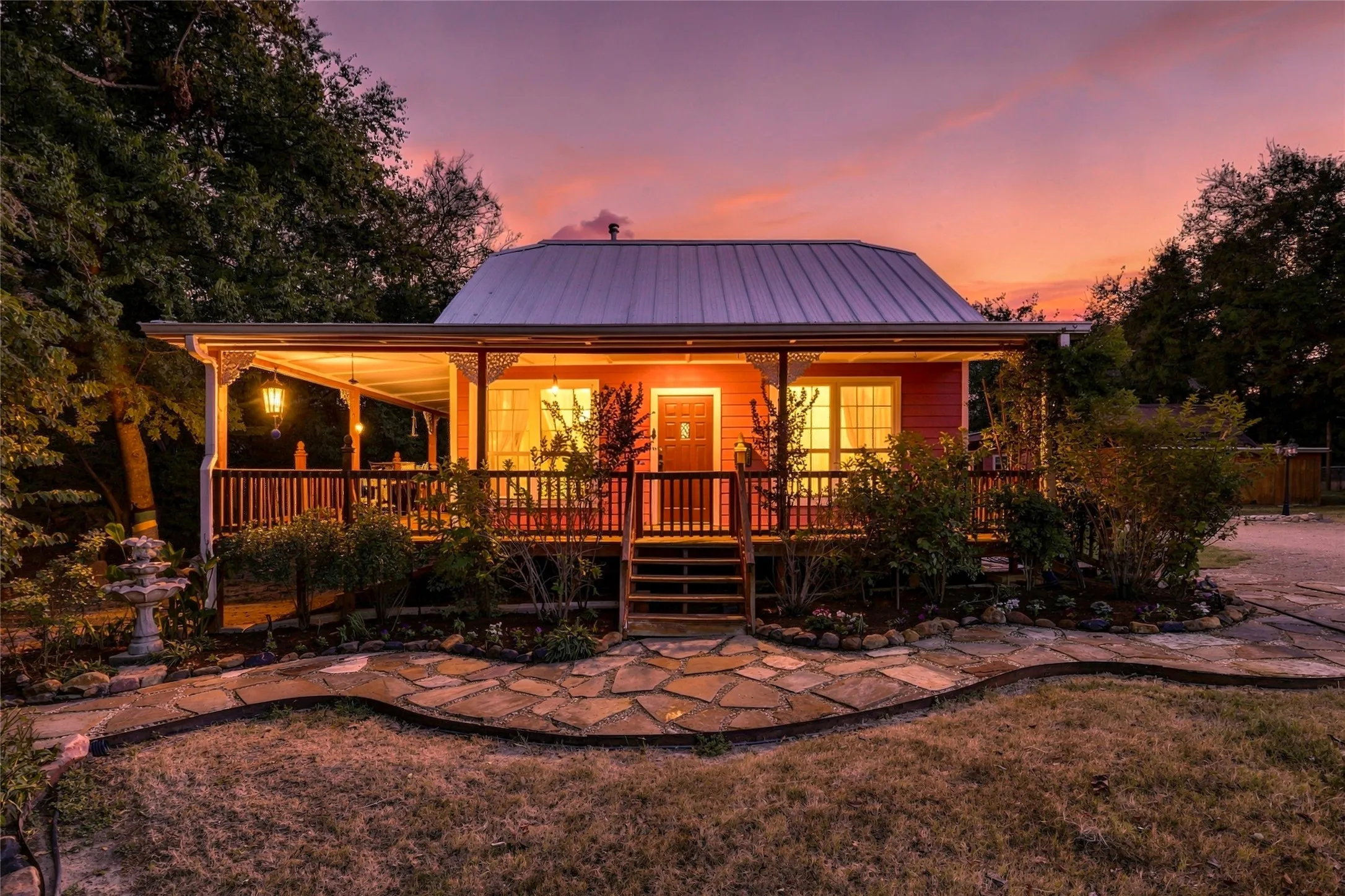 Single Family Residence For Sale in Hopkins County , 207 Commerce Street, Cumby, Texas 75433, 2 Bedroom, 1 Bathroom, Garage spaces, 1,055 Sqft, built in 1911, mls#21393957, Real Estate Agent in Cumby, Homes For Sale in Hopkins county, Homes For Sale in Cumby, Realtor in Cumby Texas, Real Estate Brokerage Independent Realty Texas, Luminita Cordes Realtor