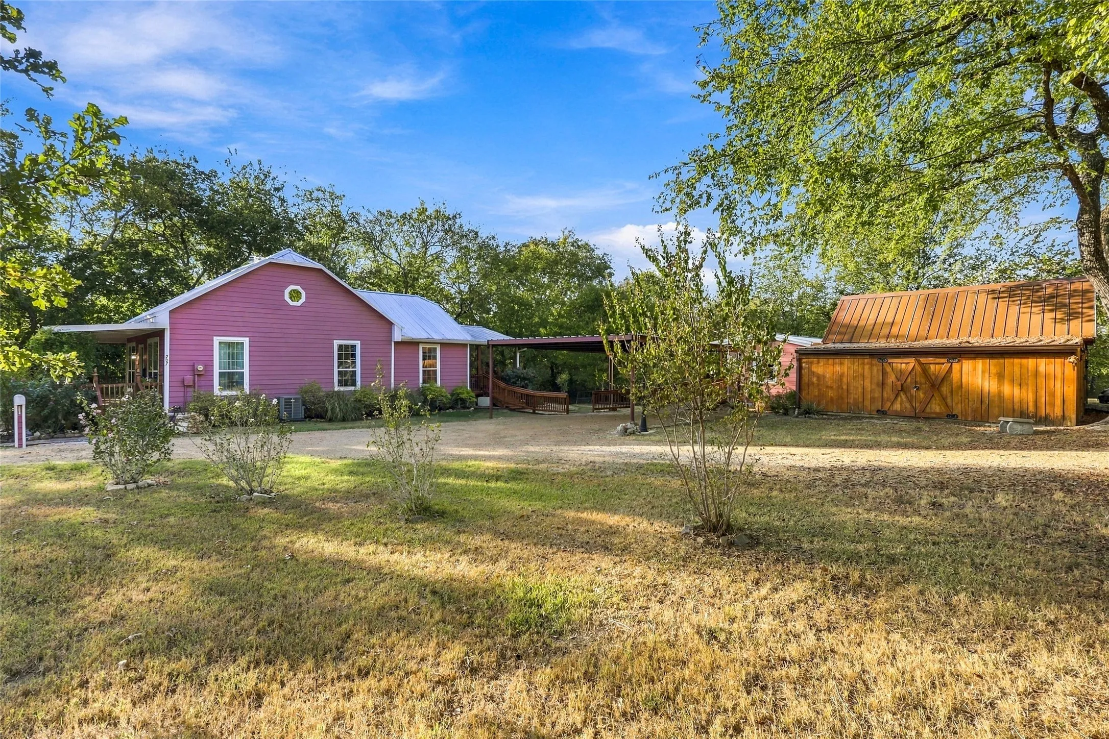 Single Family Residence For Sale in Hopkins County , 207 Commerce Street, Cumby, Texas 75433, 2 Bedroom, 1 Bathroom, Garage spaces, 1,055 Sqft, built in 1911, mls#21393957, Real Estate Agent in Cumby, Homes For Sale in Hopkins county, Homes For Sale in Cumby, Realtor in Cumby Texas, Real Estate Brokerage Independent Realty Texas, Luminita Cordes Realtor