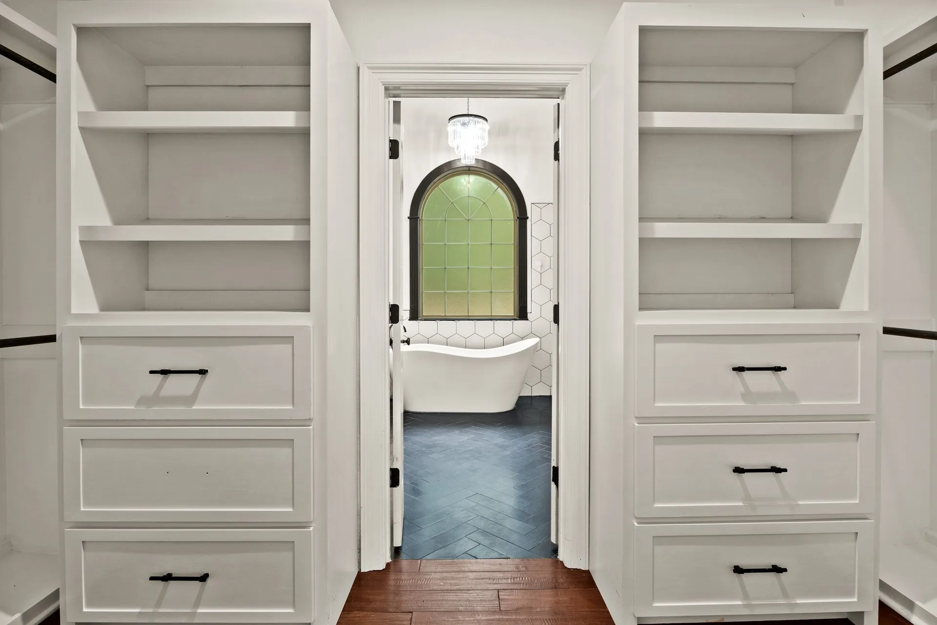 Single Family Residence For Sale in Titus County , 132 Private Road 4206, Mt Pleasant, Texas 75455, 4 Bedroom, 3 Bathroom, 2 Garage spaces, 3,051 Sqft, built in 2006, mls#21393979, Real Estate Agent in Mt Pleasant, Homes For Sale in Titus county, Homes For Sale in Mt Pleasant, Realtor in Mt Pleasant Texas, Real Estate Brokerage Independent Realty Texas, Luminita Cordes Realtor
