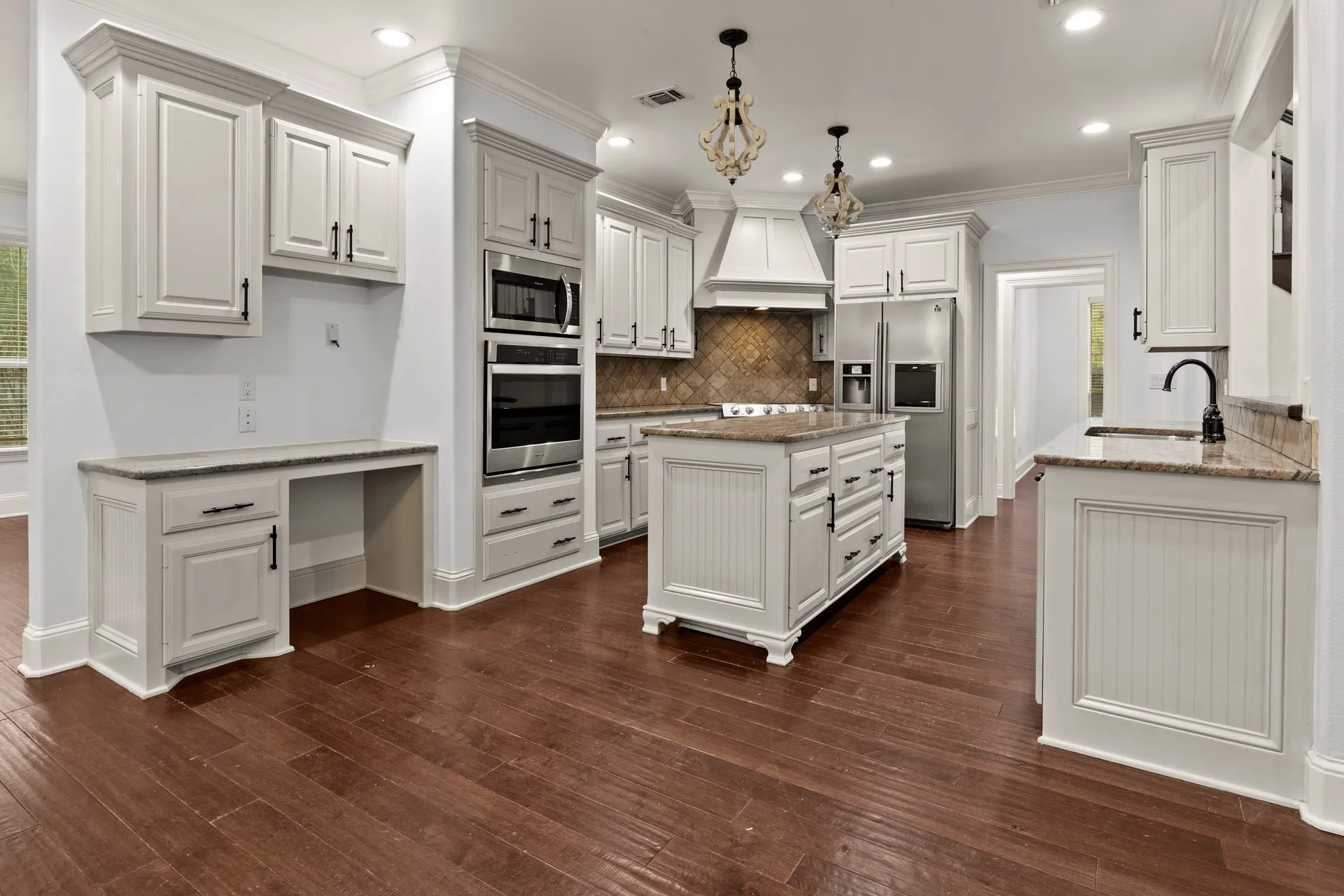Single Family Residence For Sale in Titus County , 132 Private Road 4206, Mt Pleasant, Texas 75455, 4 Bedroom, 3 Bathroom, 2 Garage spaces, 3,051 Sqft, built in 2006, mls#21393979, Real Estate Agent in Mt Pleasant, Homes For Sale in Titus county, Homes For Sale in Mt Pleasant, Realtor in Mt Pleasant Texas, Real Estate Brokerage Independent Realty Texas, Luminita Cordes Realtor