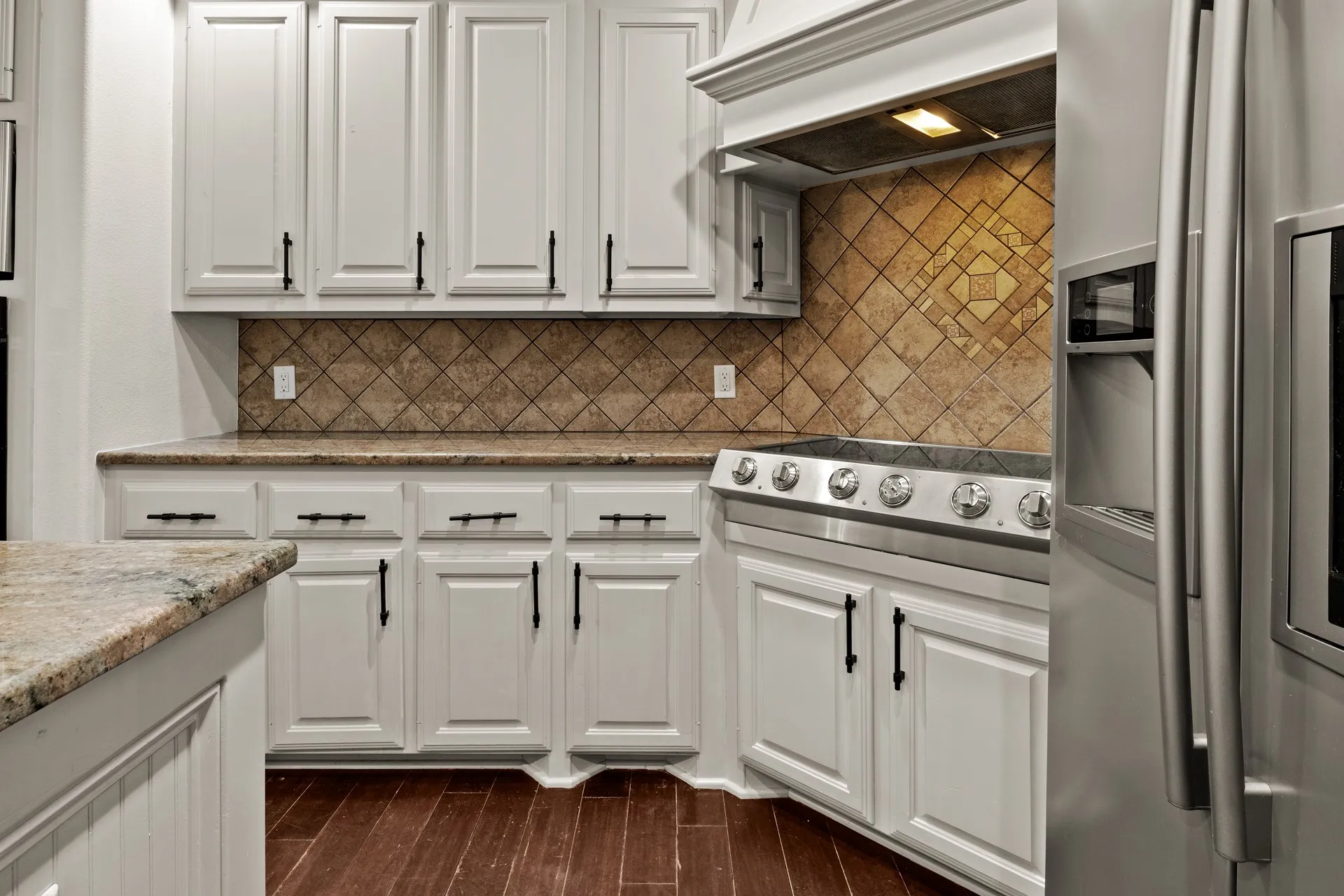 Single Family Residence For Sale in Titus County , 132 Private Road 4206, Mt Pleasant, Texas 75455, 4 Bedroom, 3 Bathroom, 2 Garage spaces, 3,051 Sqft, built in 2006, mls#21393979, Real Estate Agent in Mt Pleasant, Homes For Sale in Titus county, Homes For Sale in Mt Pleasant, Realtor in Mt Pleasant Texas, Real Estate Brokerage Independent Realty Texas, Luminita Cordes Realtor