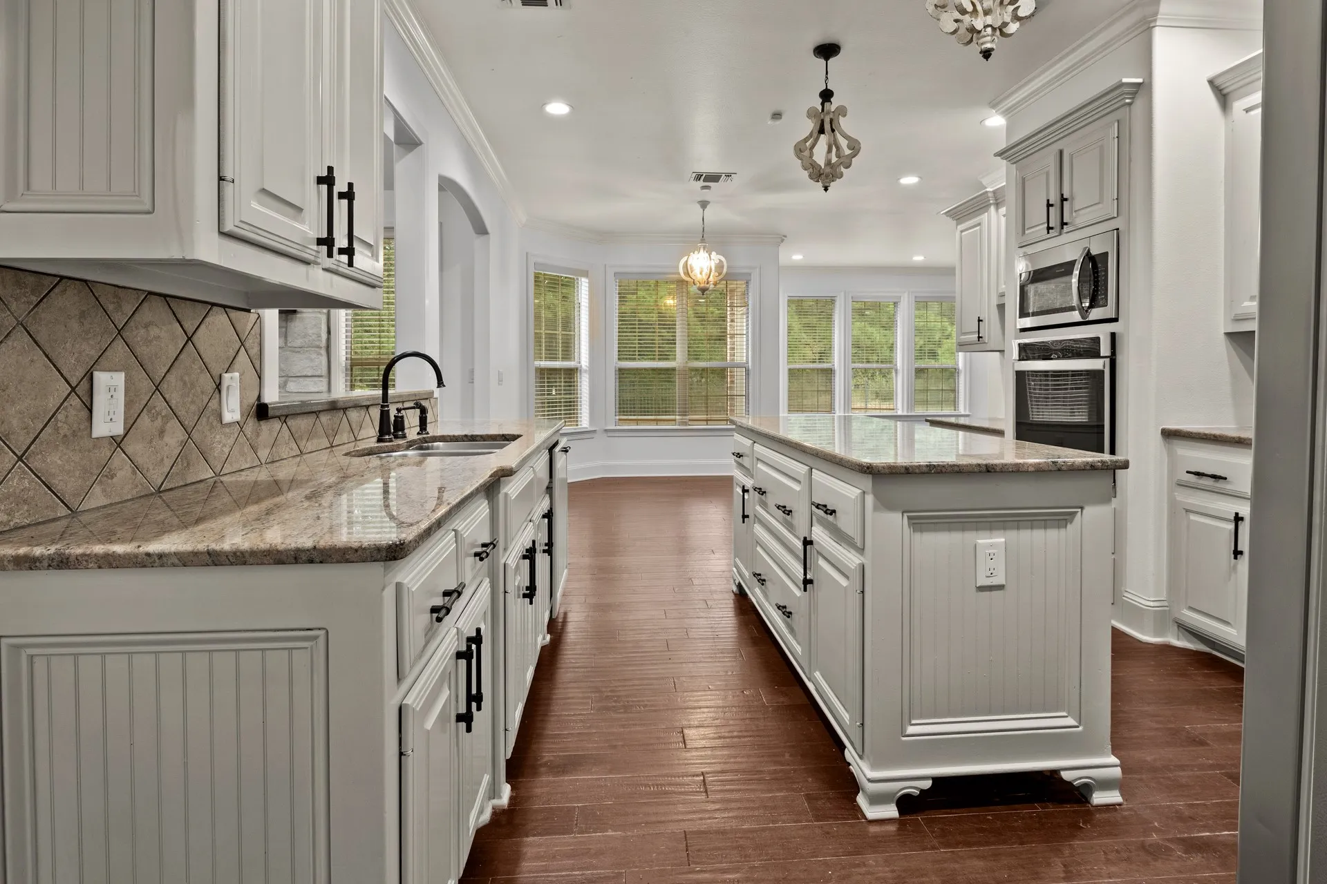 Single Family Residence For Sale in Titus County , 132 Private Road 4206, Mt Pleasant, Texas 75455, 4 Bedroom, 3 Bathroom, 2 Garage spaces, 3,051 Sqft, built in 2006, mls#21393979, Real Estate Agent in Mt Pleasant, Homes For Sale in Titus county, Homes For Sale in Mt Pleasant, Realtor in Mt Pleasant Texas, Real Estate Brokerage Independent Realty Texas, Luminita Cordes Realtor