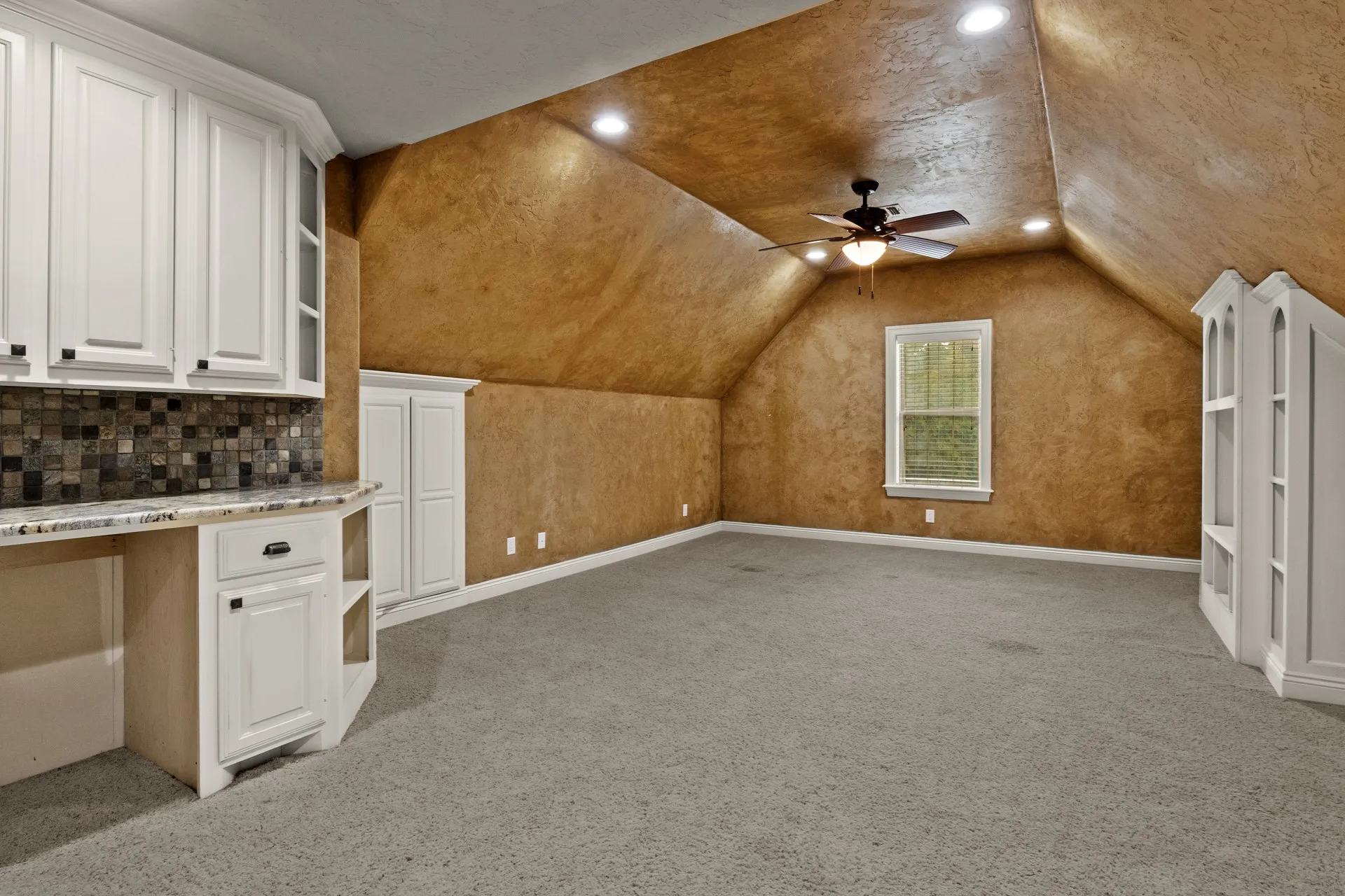 Single Family Residence For Sale in Titus County , 132 Private Road 4206, Mt Pleasant, Texas 75455, 4 Bedroom, 3 Bathroom, 2 Garage spaces, 3,051 Sqft, built in 2006, mls#21393979, Real Estate Agent in Mt Pleasant, Homes For Sale in Titus county, Homes For Sale in Mt Pleasant, Realtor in Mt Pleasant Texas, Real Estate Brokerage Independent Realty Texas, Luminita Cordes Realtor