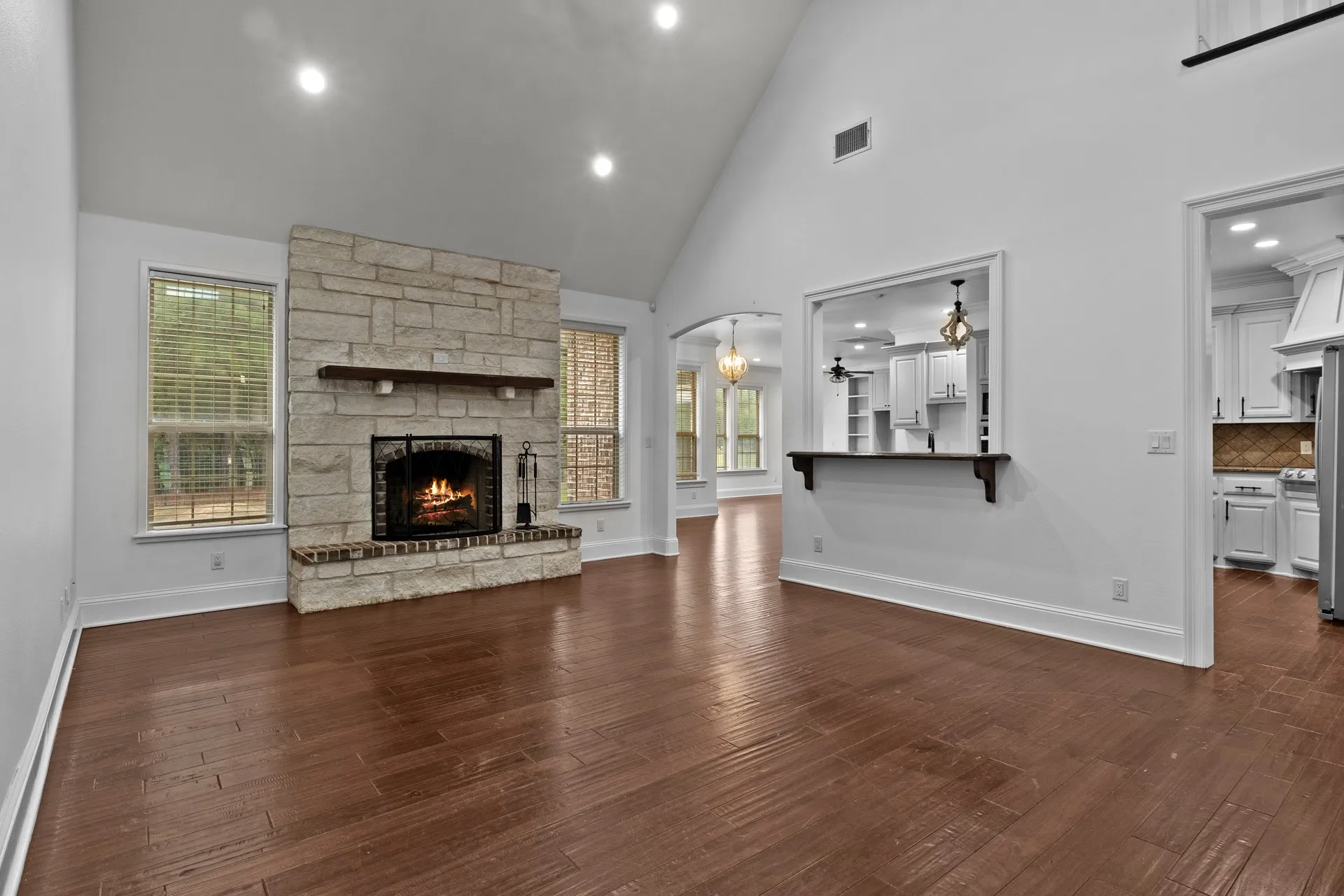 Single Family Residence For Sale in Titus County , 132 Private Road 4206, Mt Pleasant, Texas 75455, 4 Bedroom, 3 Bathroom, 2 Garage spaces, 3,051 Sqft, built in 2006, mls#21393979, Real Estate Agent in Mt Pleasant, Homes For Sale in Titus county, Homes For Sale in Mt Pleasant, Realtor in Mt Pleasant Texas, Real Estate Brokerage Independent Realty Texas, Luminita Cordes Realtor