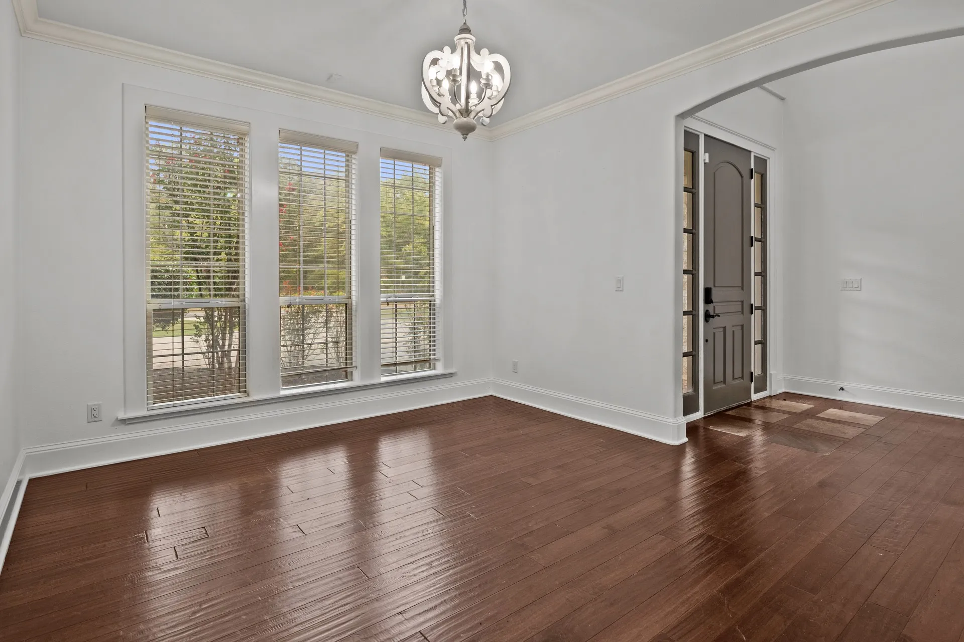 Single Family Residence For Sale in Titus County , 132 Private Road 4206, Mt Pleasant, Texas 75455, 4 Bedroom, 3 Bathroom, 2 Garage spaces, 3,051 Sqft, built in 2006, mls#21393979, Real Estate Agent in Mt Pleasant, Homes For Sale in Titus county, Homes For Sale in Mt Pleasant, Realtor in Mt Pleasant Texas, Real Estate Brokerage Independent Realty Texas, Luminita Cordes Realtor