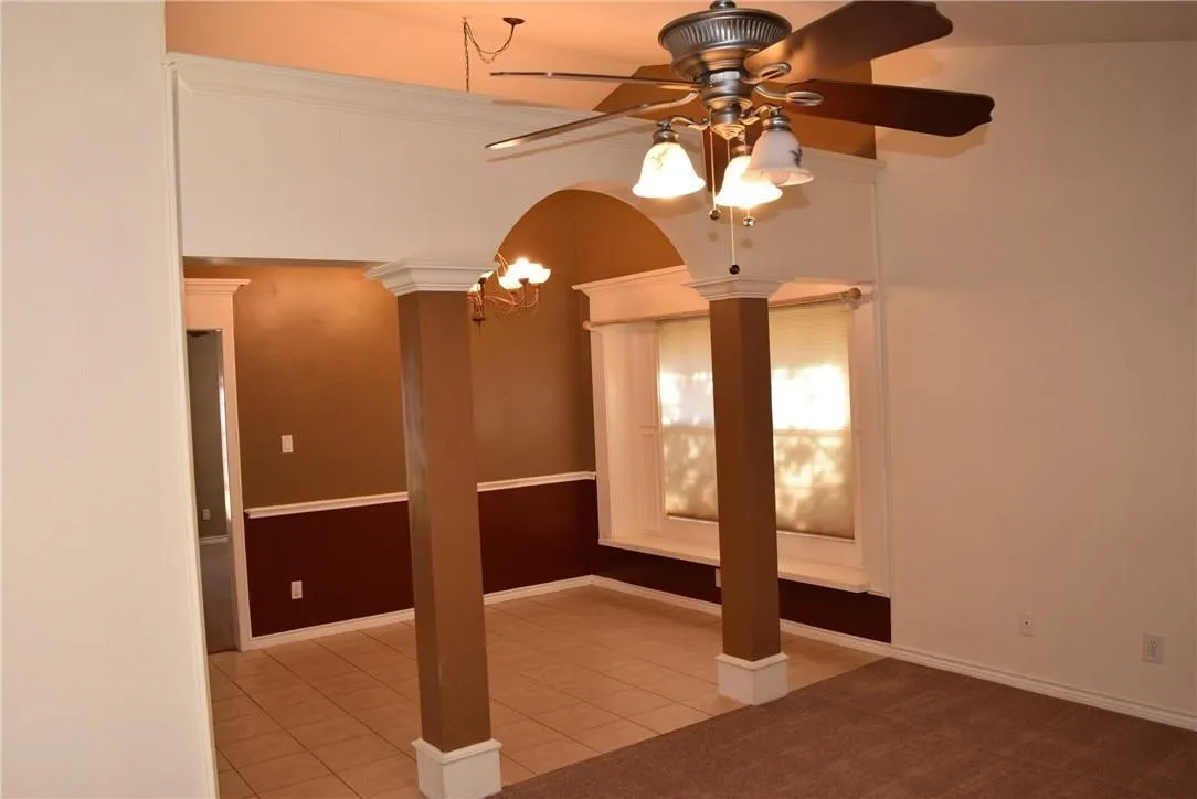 Single Family Residence For Rent in Kaufman County , 512 Rosewood Lane, Forney, Texas 75126, 4 Bedroom, 2 Bathroom, 2 Garage spaces, 1,805 Sqft, built in 1985, mls#21394031, Real Estate Agent in Forney, Homes For Rent in Kaufman county, Homes For Rent in Forney, Realtor in Forney Texas, Real Estate Brokerage Independent Realty Texas, Luminita Cordes Realtor