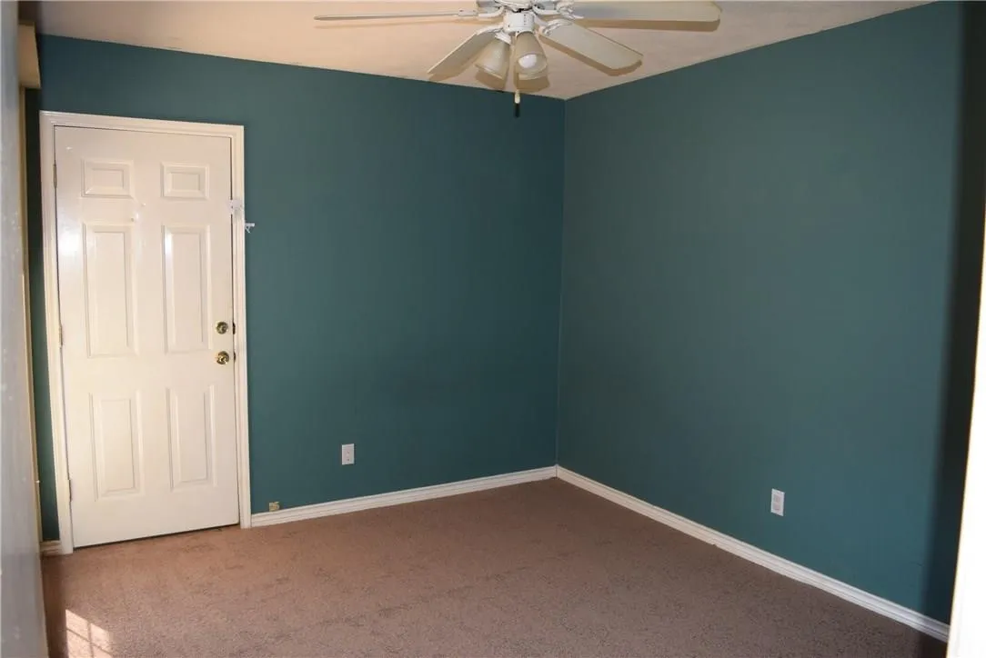 Single Family Residence For Rent in Kaufman County , 512 Rosewood Lane, Forney, Texas 75126, 4 Bedroom, 2 Bathroom, 2 Garage spaces, 1,805 Sqft, built in 1985, mls#21394031, Real Estate Agent in Forney, Homes For Rent in Kaufman county, Homes For Rent in Forney, Realtor in Forney Texas, Real Estate Brokerage Independent Realty Texas, Luminita Cordes Realtor