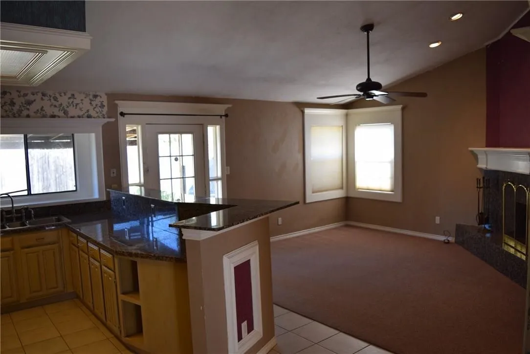 Single Family Residence For Rent in Kaufman County , 512 Rosewood Lane, Forney, Texas 75126, 4 Bedroom, 2 Bathroom, 2 Garage spaces, 1,805 Sqft, built in 1985, mls#21394031, Real Estate Agent in Forney, Homes For Rent in Kaufman county, Homes For Rent in Forney, Realtor in Forney Texas, Real Estate Brokerage Independent Realty Texas, Luminita Cordes Realtor