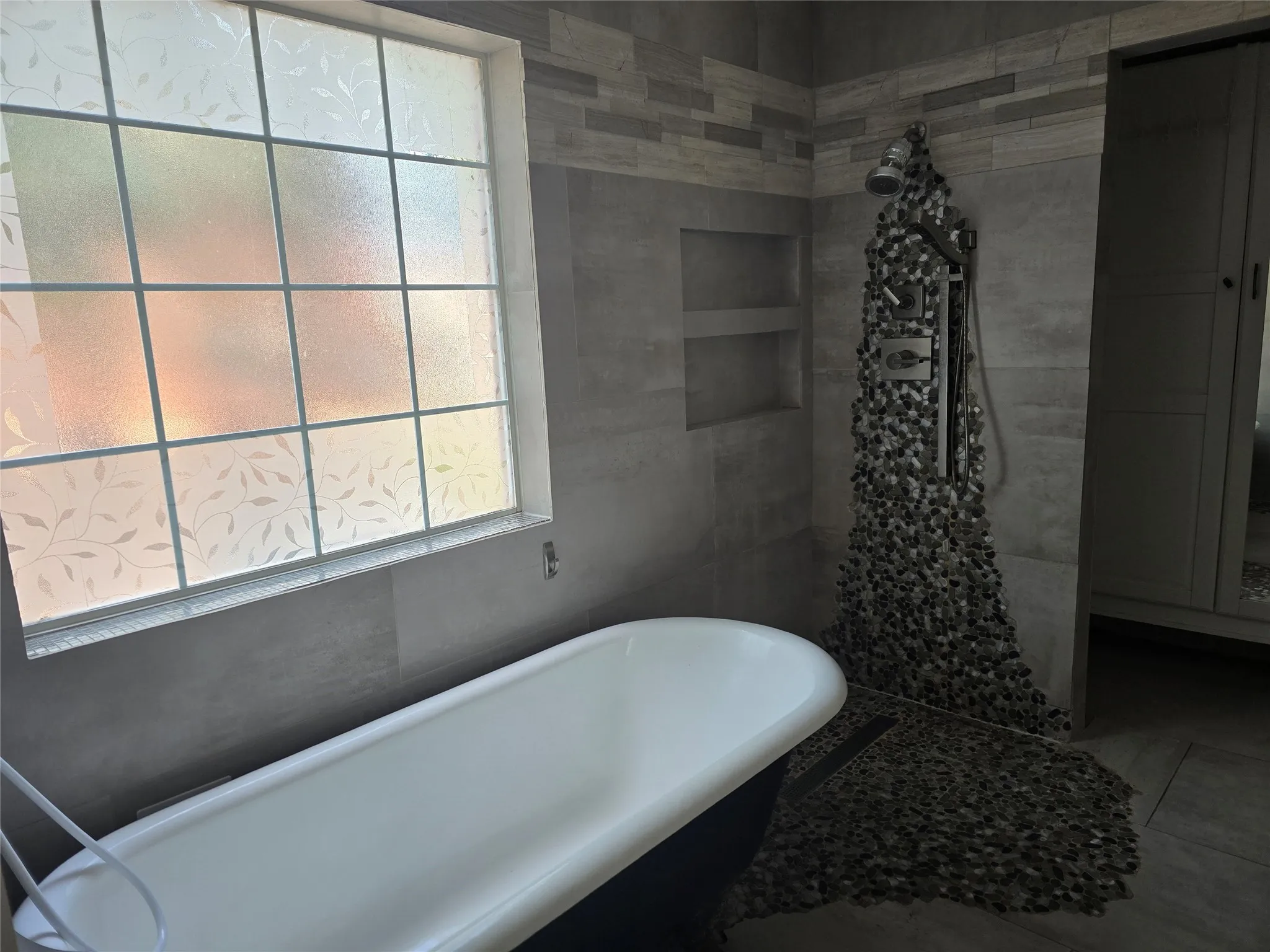 Single Family Residence For Rent in Parker County , 437 Sugar Tree Drive, Lipan, Texas 76462, 4 Bedroom, 3 Bathroom, 2 Garage spaces, 3,851 Sqft, built in 1999, mls#21394035, Real Estate Agent in Lipan, Homes For Rent in Parker county, Homes For Rent in Lipan, Realtor in Lipan Texas, Real Estate Brokerage Independent Realty Texas, Luminita Cordes Realtor