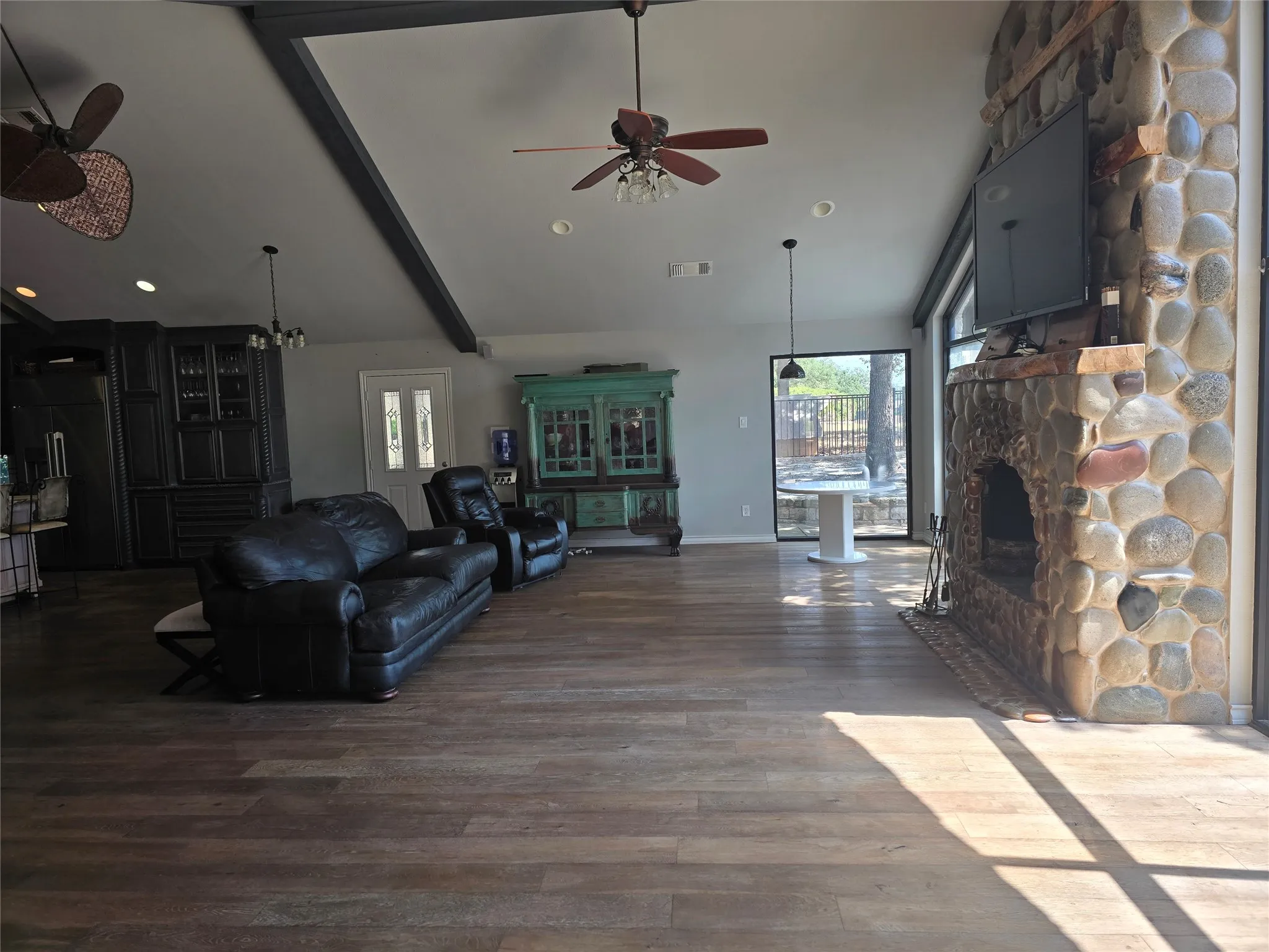 Single Family Residence For Rent in Parker County , 437 Sugar Tree Drive, Lipan, Texas 76462, 4 Bedroom, 3 Bathroom, 2 Garage spaces, 3,851 Sqft, built in 1999, mls#21394035, Real Estate Agent in Lipan, Homes For Rent in Parker county, Homes For Rent in Lipan, Realtor in Lipan Texas, Real Estate Brokerage Independent Realty Texas, Luminita Cordes Realtor