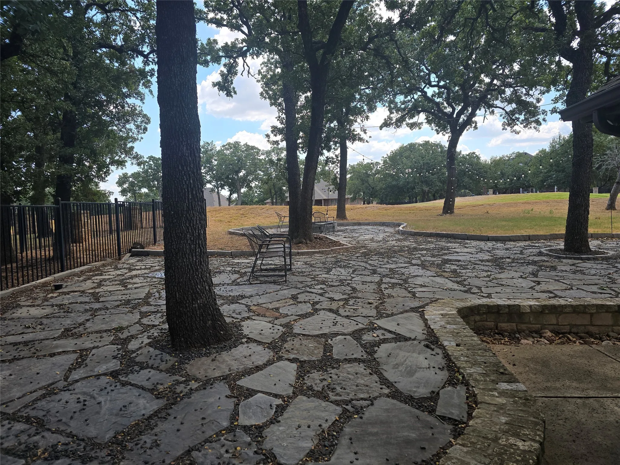 Single Family Residence For Rent in Parker County , 437 Sugar Tree Drive, Lipan, Texas 76462, 4 Bedroom, 3 Bathroom, 2 Garage spaces, 3,851 Sqft, built in 1999, mls#21394035, Real Estate Agent in Lipan, Homes For Rent in Parker county, Homes For Rent in Lipan, Realtor in Lipan Texas, Real Estate Brokerage Independent Realty Texas, Luminita Cordes Realtor