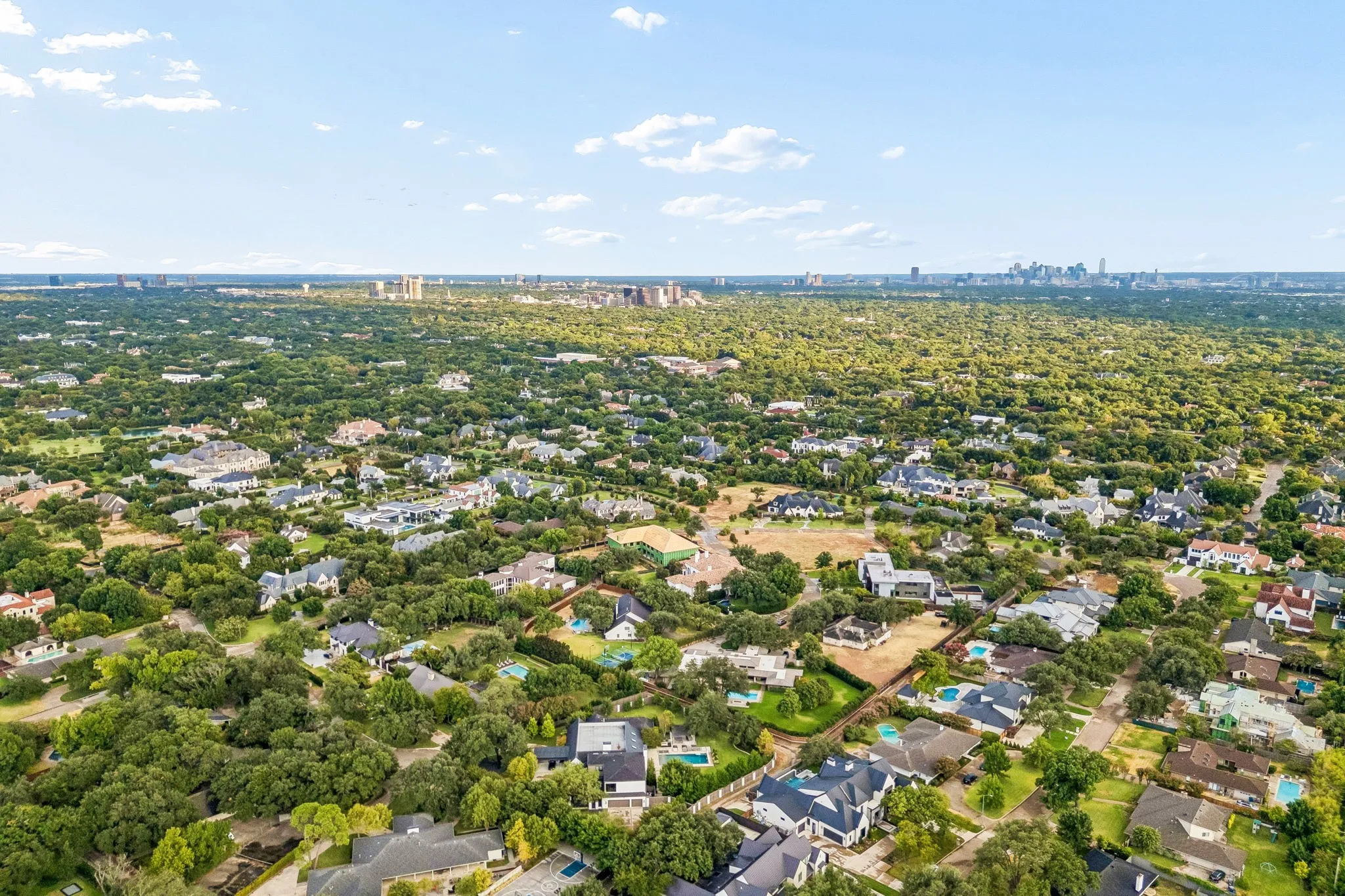Single Family Residence For Sale in Dallas County , 4442 Bonham Street, Dallas, Texas 75229, 3 Bedroom, 3 Bathroom, 2 Garage spaces, 2,050 Sqft, built in 2021, mls#21393318, Real Estate Agent in Dallas, Homes For Sale in Dallas county, Homes For Sale in Dallas, Realtor in Dallas Texas, Real Estate Brokerage Independent Realty Texas, Luminita Cordes Realtor