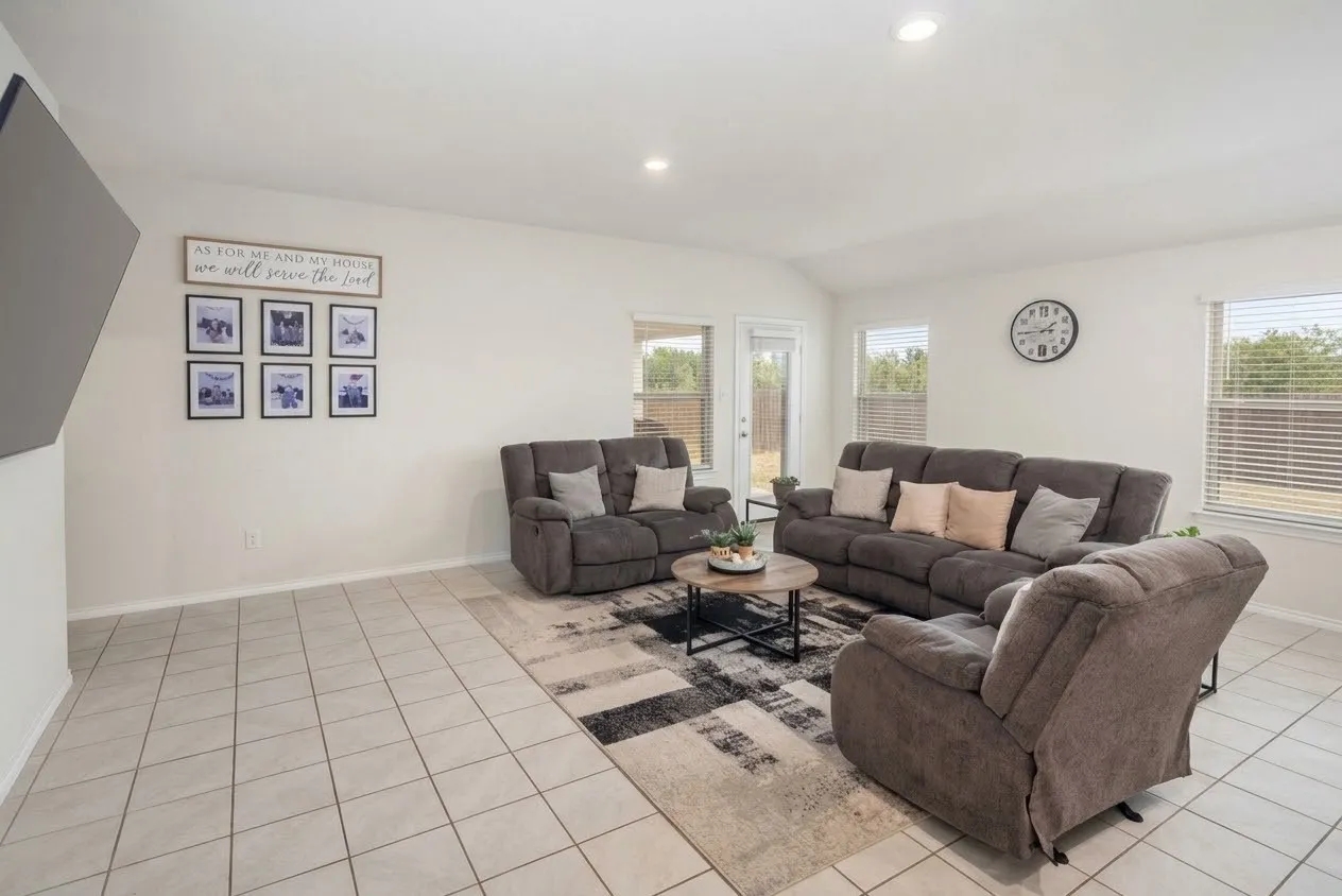Single Family Residence For Rent in Collin County , 511 Saw Mill Road, Royse City, Texas 75189, 4 Bedroom, 3 Bathroom, 2 Garage spaces, 2,070 Sqft, built in 2019, mls#21386227, Real Estate Agent in Royse City, Homes For Rent in Collin county, Homes For Rent in Royse City, Realtor in Royse City Texas, Real Estate Brokerage Independent Realty Texas, Luminita Cordes Realtor