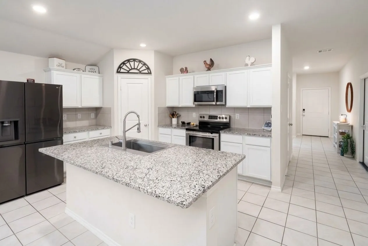 Single Family Residence For Rent in Collin County , 511 Saw Mill Road, Royse City, Texas 75189, 4 Bedroom, 3 Bathroom, 2 Garage spaces, 2,070 Sqft, built in 2019, mls#21386227, Real Estate Agent in Royse City, Homes For Rent in Collin county, Homes For Rent in Royse City, Realtor in Royse City Texas, Real Estate Brokerage Independent Realty Texas, Luminita Cordes Realtor