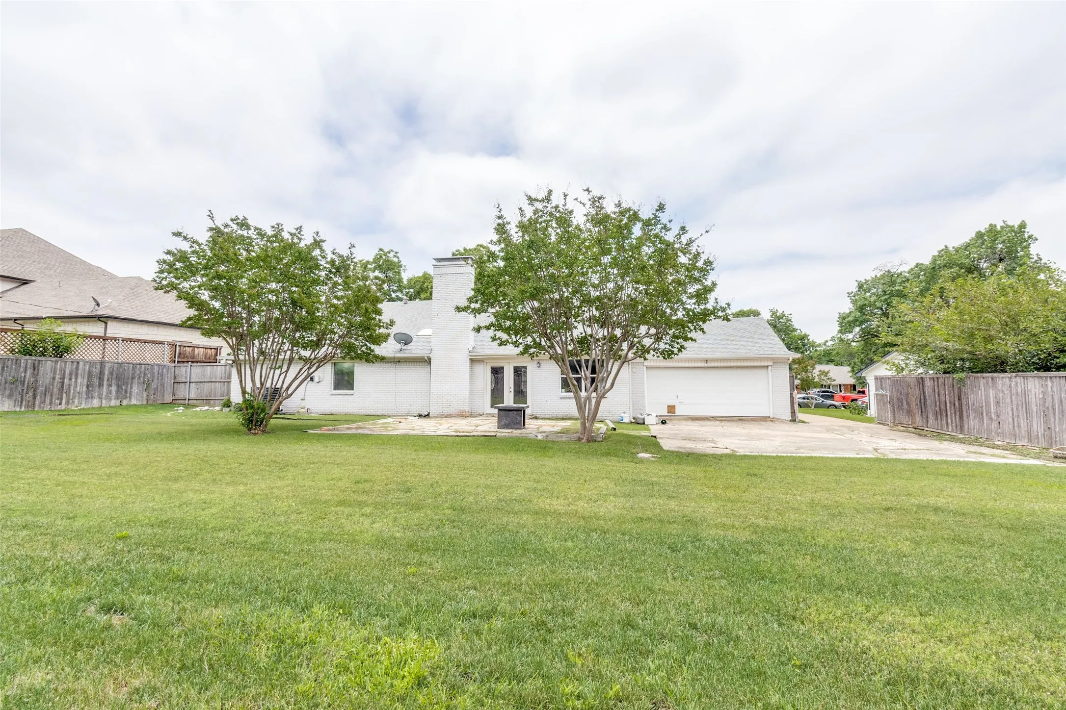 Single Family Residence For Rent in Dallas County , 3647 Whitehall Drive, Dallas, Texas 75229, 3 Bedroom, 2 Bathroom, 2 Garage spaces, 1,890 Sqft, built in 1958, mls#21389865, Real Estate Agent in Dallas, Homes For Rent in Dallas county, Homes For Rent in Dallas, Realtor in Dallas Texas, Real Estate Brokerage Independent Realty Texas, Luminita Cordes Realtor