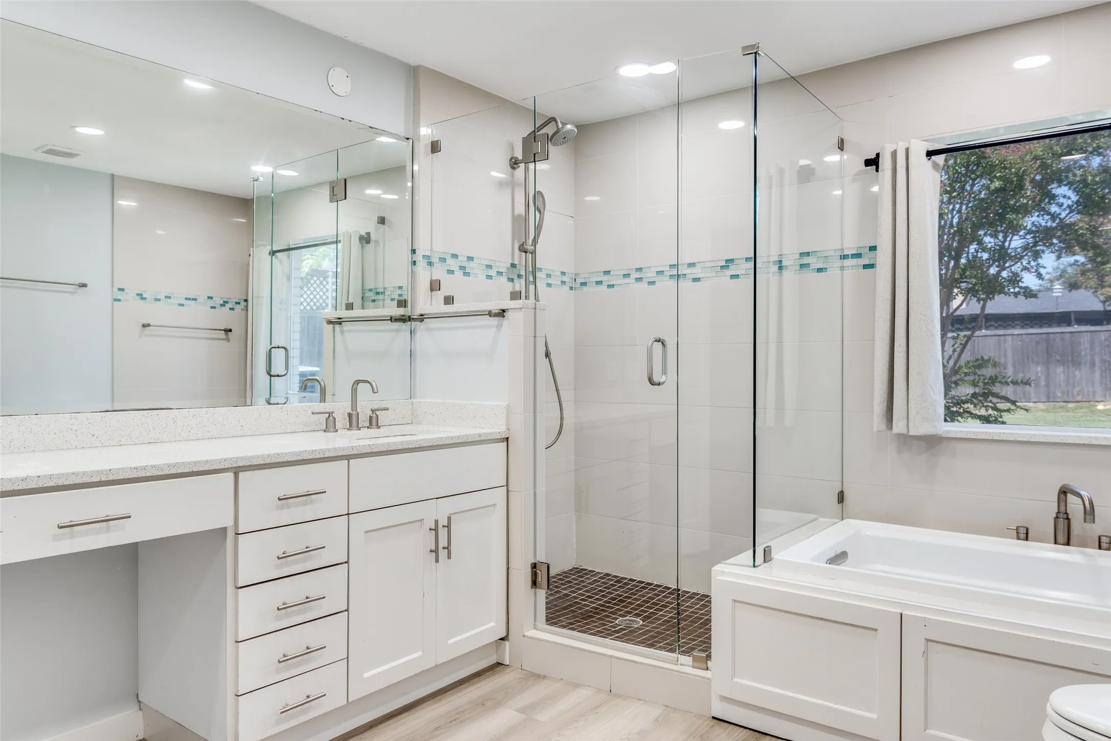 Single Family Residence For Rent in Dallas County , 3647 Whitehall Drive, Dallas, Texas 75229, 3 Bedroom, 2 Bathroom, 2 Garage spaces, 1,890 Sqft, built in 1958, mls#21389865, Real Estate Agent in Dallas, Homes For Rent in Dallas county, Homes For Rent in Dallas, Realtor in Dallas Texas, Real Estate Brokerage Independent Realty Texas, Luminita Cordes Realtor