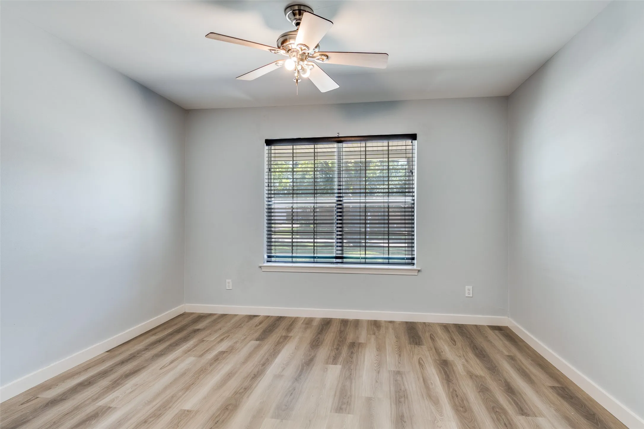 Single Family Residence For Rent in Dallas County , 3647 Whitehall Drive, Dallas, Texas 75229, 3 Bedroom, 2 Bathroom, 2 Garage spaces, 1,890 Sqft, built in 1958, mls#21389865, Real Estate Agent in Dallas, Homes For Rent in Dallas county, Homes For Rent in Dallas, Realtor in Dallas Texas, Real Estate Brokerage Independent Realty Texas, Luminita Cordes Realtor