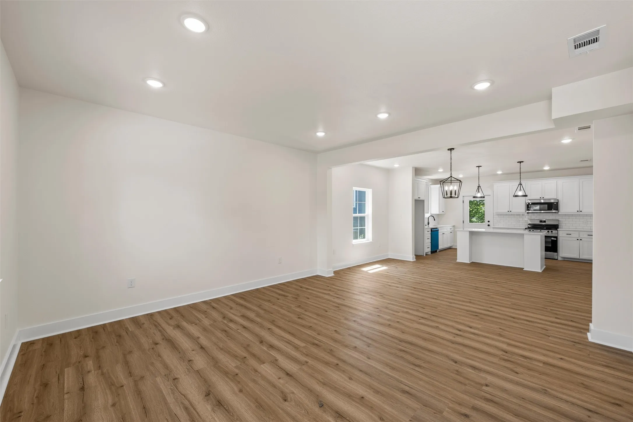 Single Family Residence For Sale in Mc Lennan County , 1616 N 17th Street, Waco, Texas 76707, 3 Bedroom, 3 Bathroom, Garage spaces, 1,791 Sqft, built in 2026, mls#21393707, Real Estate Agent in Waco, Homes For Sale in Mc Lennan county, Homes For Sale in Waco, Realtor in Waco Texas, Real Estate Brokerage Independent Realty Texas, Luminita Cordes Realtor