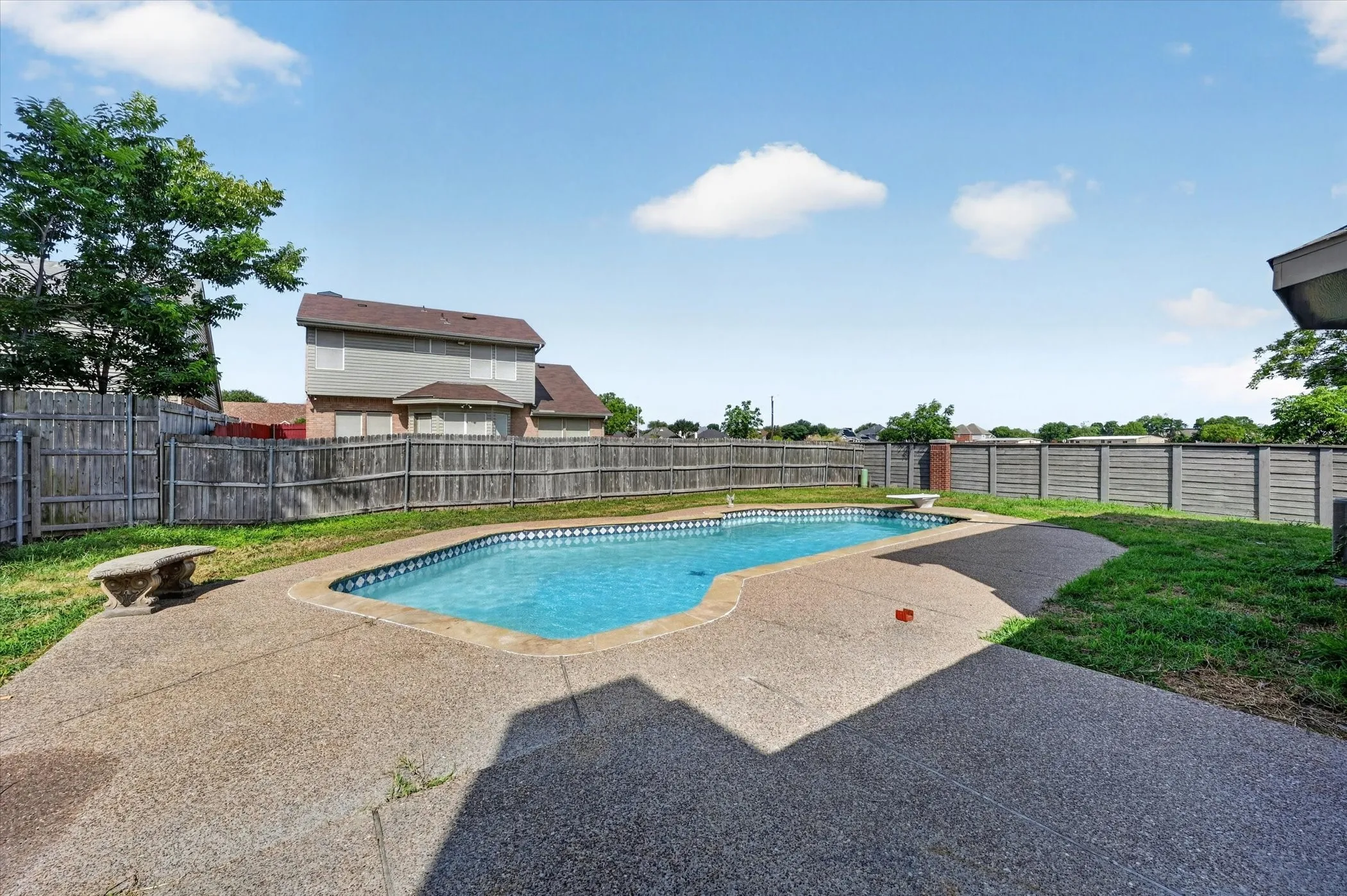 Single Family Residence For Rent in Dallas County , 4301 Hudson Avenue, Grand Prairie, Texas 75052, 4 Bedroom, 3 Bathroom, 2 Garage spaces, 2,229 Sqft, built in 1986, mls#21394037, Real Estate Agent in Grand Prairie, Homes For Rent in Dallas county, Homes For Rent in Grand Prairie, Realtor in Grand Prairie Texas, Real Estate Brokerage Independent Realty Texas, Luminita Cordes Realtor