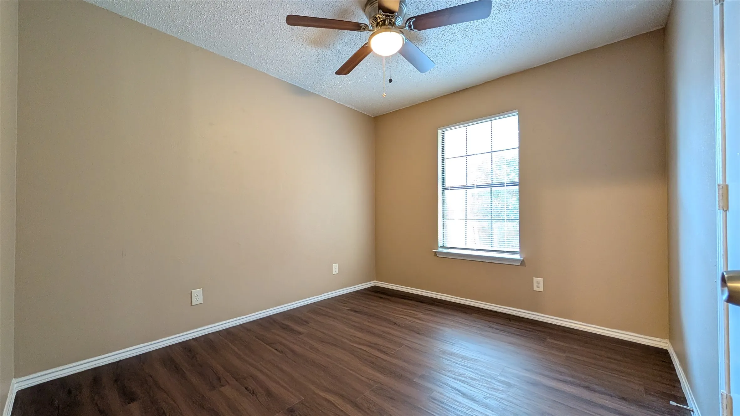 Single Family Residence For Rent in Denton County , 1911 Mack Place, Denton, Texas 76209, 4 Bedroom, 2 Bathroom, Garage spaces, 1,413 Sqft, built in 1986, mls#21394057, Real Estate Agent in Denton, Homes For Rent in Denton county, Homes For Rent in Denton, Realtor in Denton Texas, Real Estate Brokerage Independent Realty Texas, Luminita Cordes Realtor