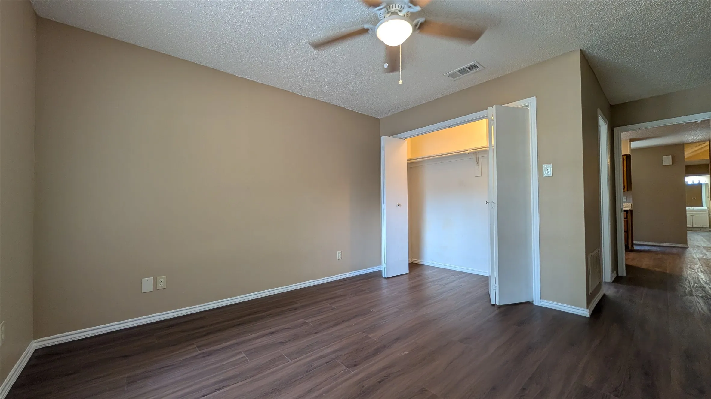 Single Family Residence For Rent in Denton County , 1911 Mack Place, Denton, Texas 76209, 4 Bedroom, 2 Bathroom, Garage spaces, 1,413 Sqft, built in 1986, mls#21394057, Real Estate Agent in Denton, Homes For Rent in Denton county, Homes For Rent in Denton, Realtor in Denton Texas, Real Estate Brokerage Independent Realty Texas, Luminita Cordes Realtor