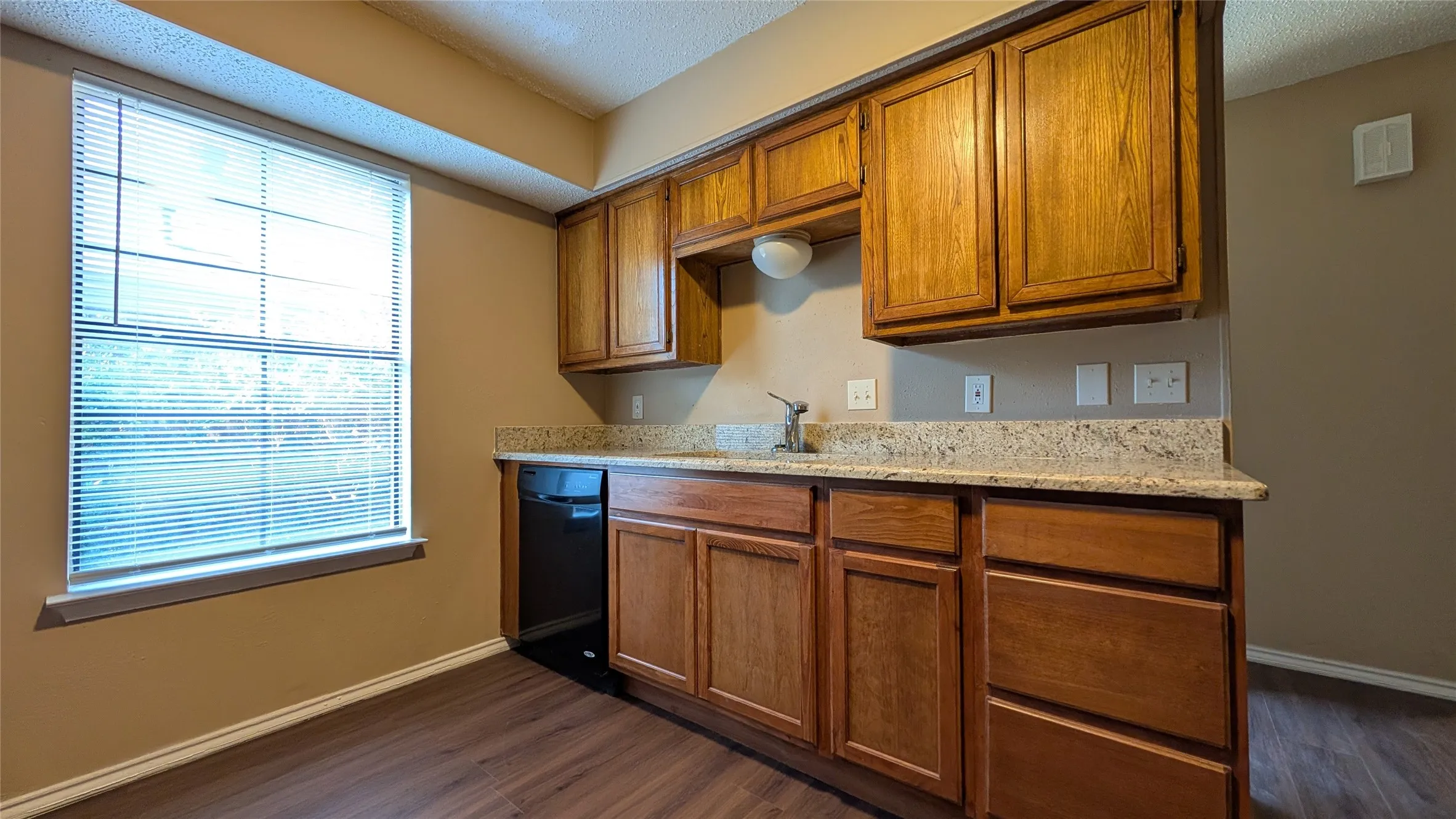 Single Family Residence For Rent in Denton County , 1911 Mack Place, Denton, Texas 76209, 4 Bedroom, 2 Bathroom, Garage spaces, 1,413 Sqft, built in 1986, mls#21394057, Real Estate Agent in Denton, Homes For Rent in Denton county, Homes For Rent in Denton, Realtor in Denton Texas, Real Estate Brokerage Independent Realty Texas, Luminita Cordes Realtor