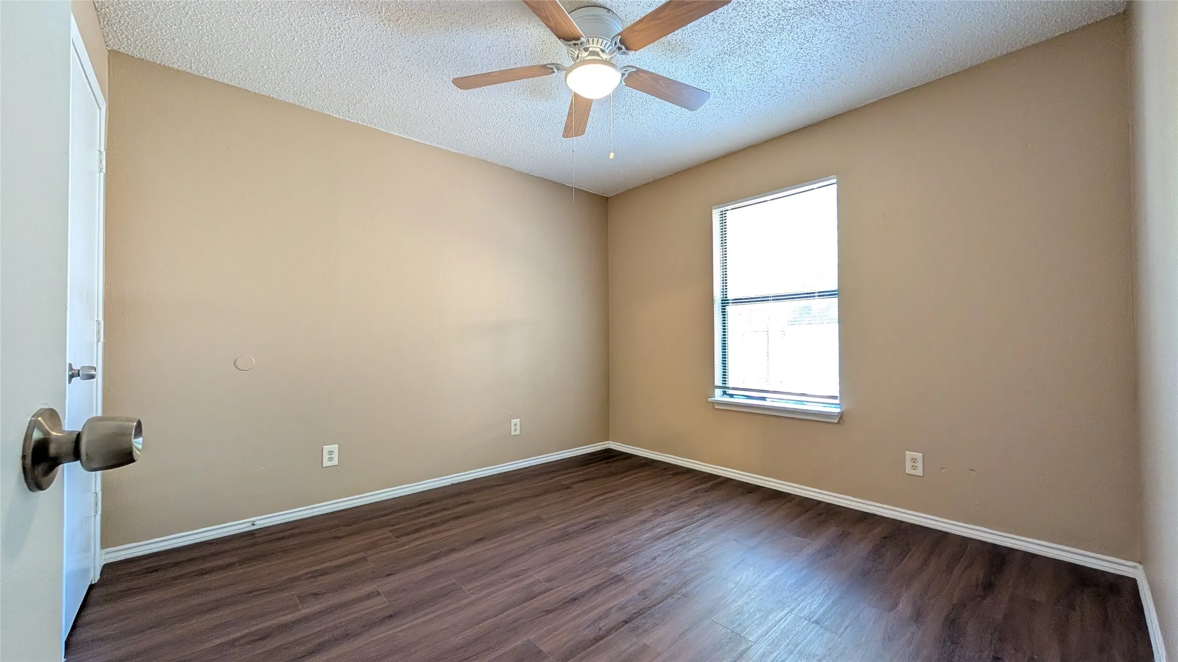 Single Family Residence For Rent in Denton County , 1911 Mack Place, Denton, Texas 76209, 4 Bedroom, 2 Bathroom, Garage spaces, 1,413 Sqft, built in 1986, mls#21394057, Real Estate Agent in Denton, Homes For Rent in Denton county, Homes For Rent in Denton, Realtor in Denton Texas, Real Estate Brokerage Independent Realty Texas, Luminita Cordes Realtor