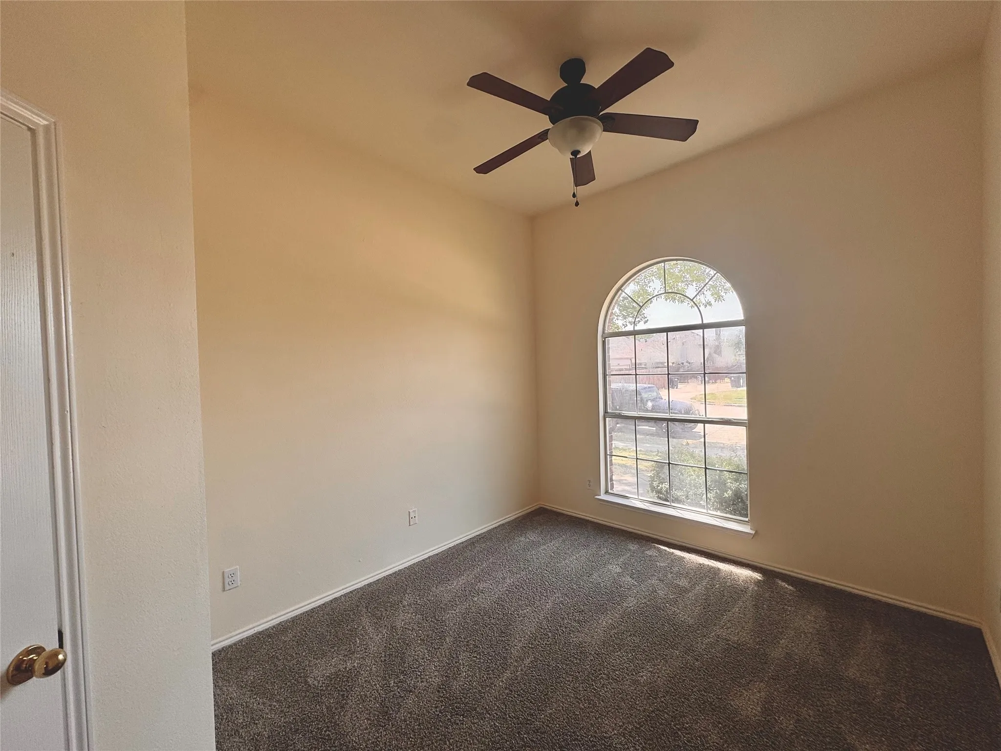 Single Family Residence For Rent in Collin County , 6734 Richmond Drive, Frisco, Texas 75035, 3 Bedroom, 2 Bathroom, 2 Garage spaces, 2,078 Sqft, built in 2000, mls#21394060, Real Estate Agent in Frisco, Homes For Rent in Collin county, Homes For Rent in Frisco, Realtor in Frisco Texas, Real Estate Brokerage Independent Realty Texas, Luminita Cordes Realtor