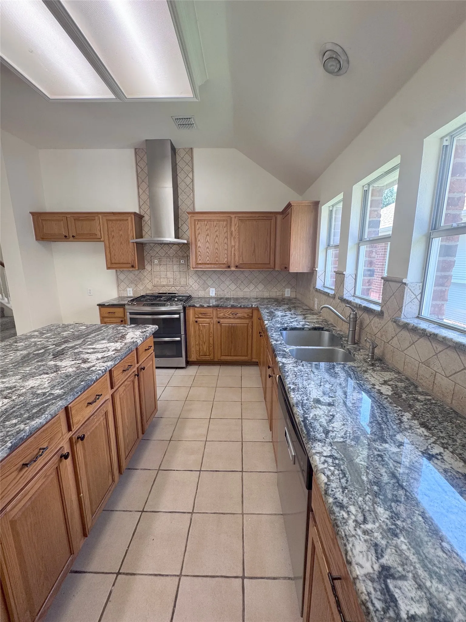 Single Family Residence For Rent in Collin County , 6734 Richmond Drive, Frisco, Texas 75035, 3 Bedroom, 2 Bathroom, 2 Garage spaces, 2,078 Sqft, built in 2000, mls#21394060, Real Estate Agent in Frisco, Homes For Rent in Collin county, Homes For Rent in Frisco, Realtor in Frisco Texas, Real Estate Brokerage Independent Realty Texas, Luminita Cordes Realtor