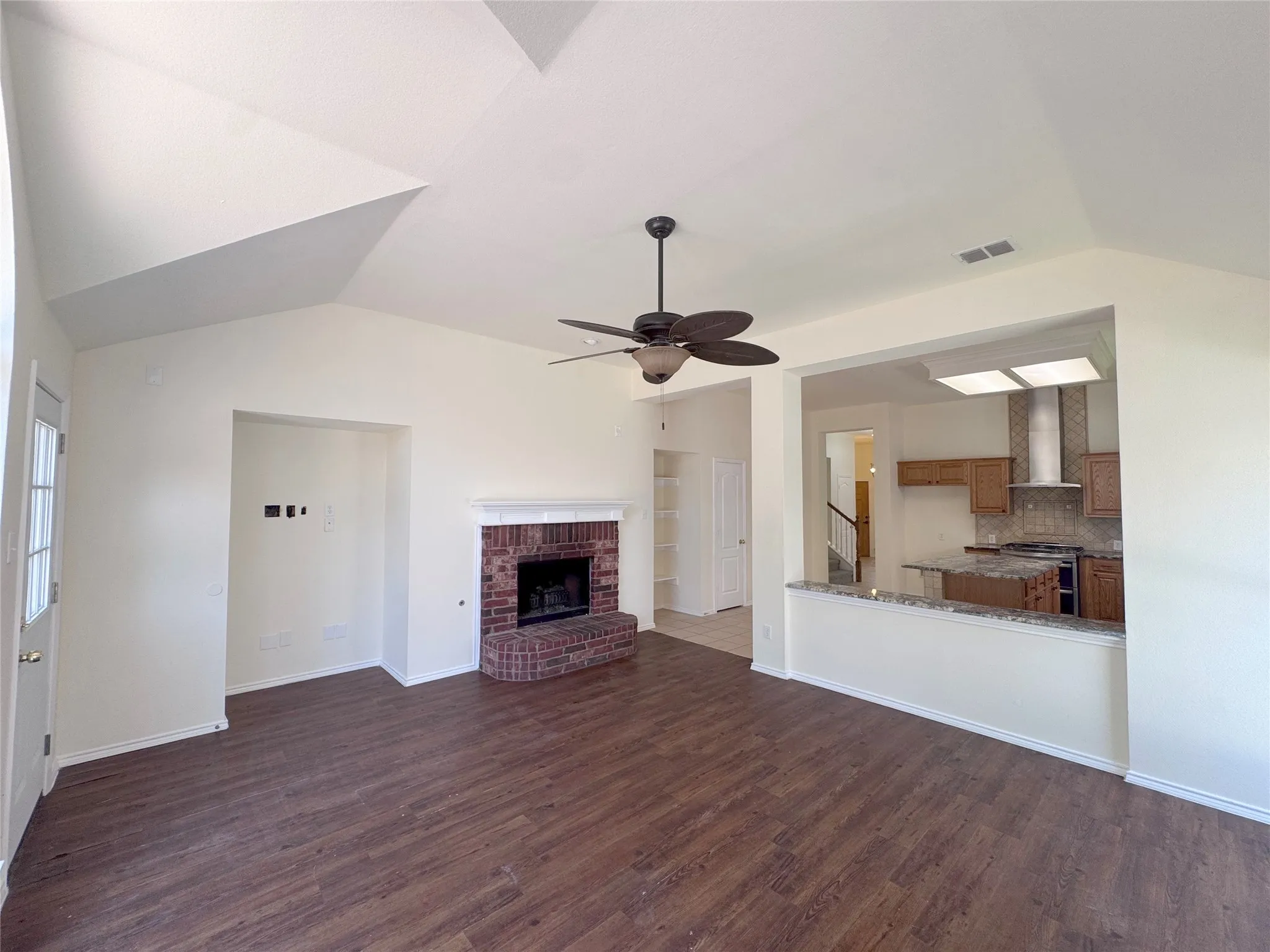 Single Family Residence For Rent in Collin County , 6734 Richmond Drive, Frisco, Texas 75035, 3 Bedroom, 2 Bathroom, 2 Garage spaces, 2,078 Sqft, built in 2000, mls#21394060, Real Estate Agent in Frisco, Homes For Rent in Collin county, Homes For Rent in Frisco, Realtor in Frisco Texas, Real Estate Brokerage Independent Realty Texas, Luminita Cordes Realtor