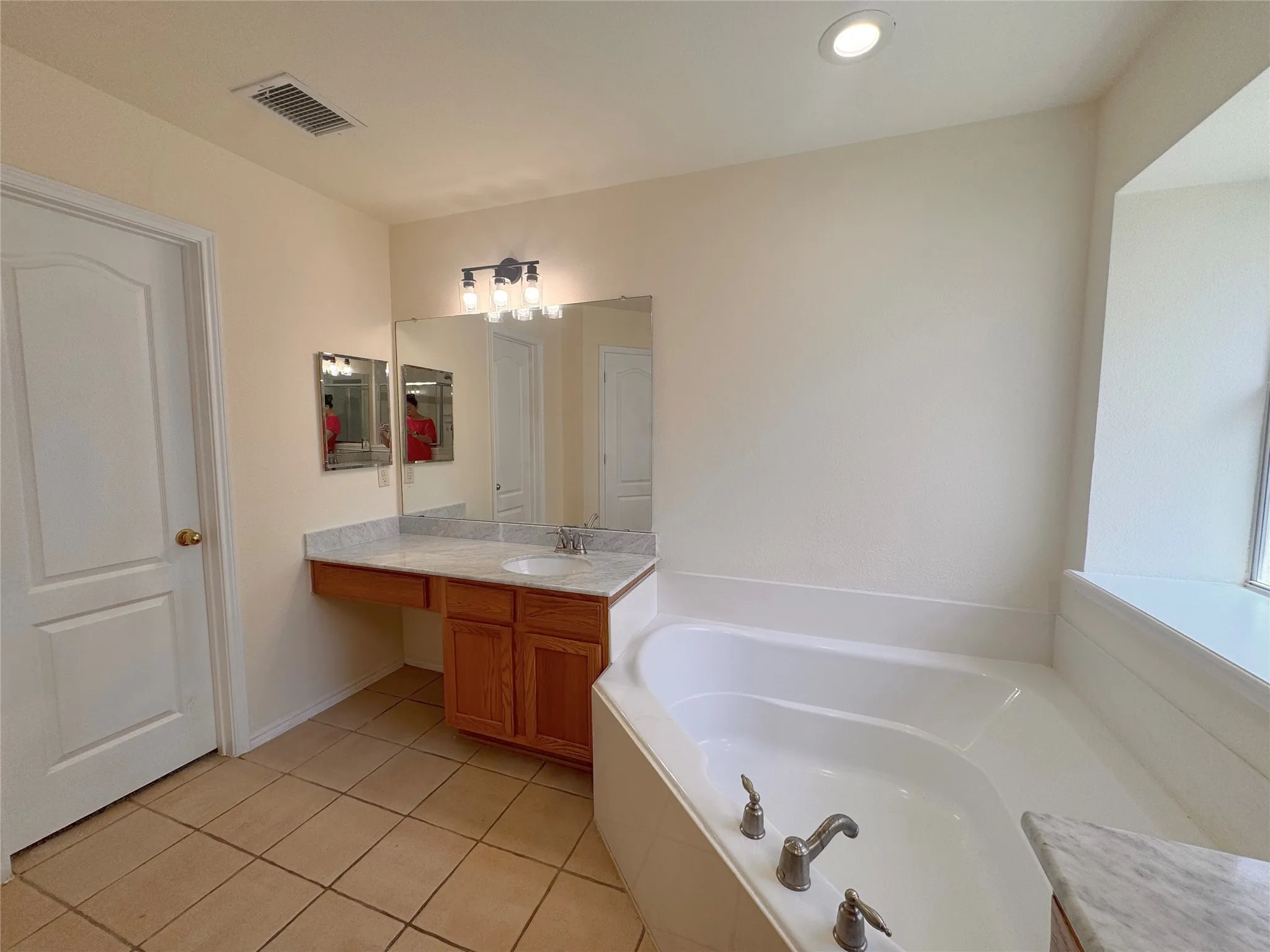 Single Family Residence For Rent in Collin County , 6734 Richmond Drive, Frisco, Texas 75035, 3 Bedroom, 2 Bathroom, 2 Garage spaces, 2,078 Sqft, built in 2000, mls#21394060, Real Estate Agent in Frisco, Homes For Rent in Collin county, Homes For Rent in Frisco, Realtor in Frisco Texas, Real Estate Brokerage Independent Realty Texas, Luminita Cordes Realtor