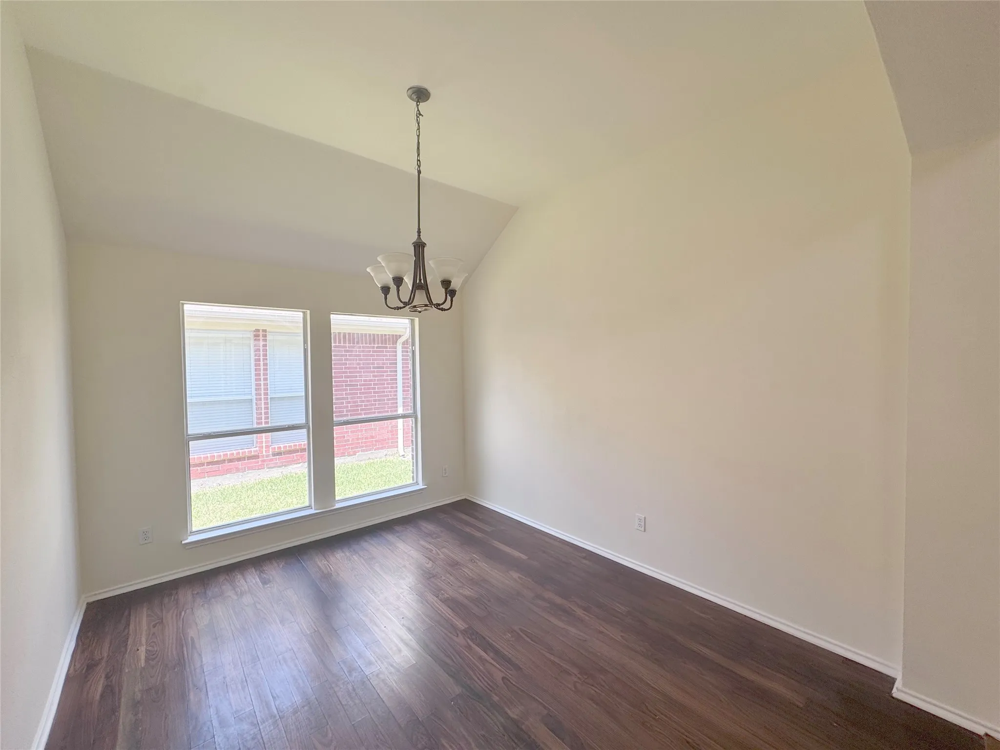 Single Family Residence For Rent in Collin County , 6734 Richmond Drive, Frisco, Texas 75035, 3 Bedroom, 2 Bathroom, 2 Garage spaces, 2,078 Sqft, built in 2000, mls#21394060, Real Estate Agent in Frisco, Homes For Rent in Collin county, Homes For Rent in Frisco, Realtor in Frisco Texas, Real Estate Brokerage Independent Realty Texas, Luminita Cordes Realtor