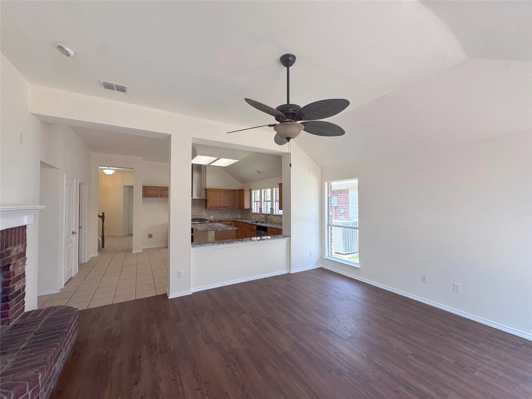 Single Family Residence For Rent in Collin County , 6734 Richmond Drive, Frisco, Texas 75035, 3 Bedroom, 2 Bathroom, 2 Garage spaces, 2,078 Sqft, built in 2000, mls#21394060, Real Estate Agent in Frisco, Homes For Rent in Collin county, Homes For Rent in Frisco, Realtor in Frisco Texas, Real Estate Brokerage Independent Realty Texas, Luminita Cordes Realtor