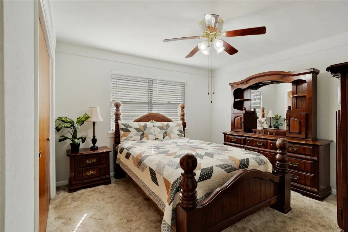 Single Family Residence For Sale in Grayson County , 515 E Day Street, Denison, Texas 75021, 3 Bedroom, 2 Bathroom, Garage spaces, 1,167 Sqft, built in 1963, mls#21388990, Real Estate Agent in Denison, Homes For Sale in Grayson county, Homes For Sale in Denison, Realtor in Denison Texas, Real Estate Brokerage Independent Realty Texas, Luminita Cordes Realtor