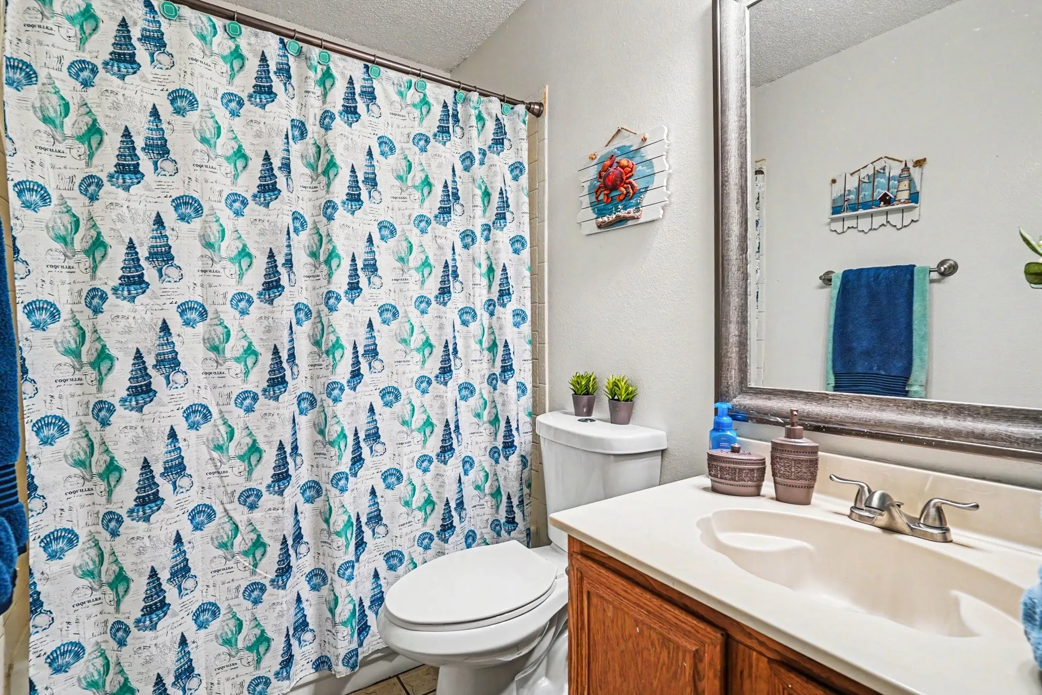 Single Family Residence For Sale in Tarrant County , 1710 Duster Circle, Arlington, Texas 76018, 3 Bedroom, 2 Bathroom, 2 Garage spaces, 1,354 Sqft, built in 1990, mls#21394000, Real Estate Agent in Arlington, Homes For Sale in Tarrant county, Homes For Sale in Arlington, Realtor in Arlington Texas, Real Estate Brokerage Independent Realty Texas, Luminita Cordes Realtor