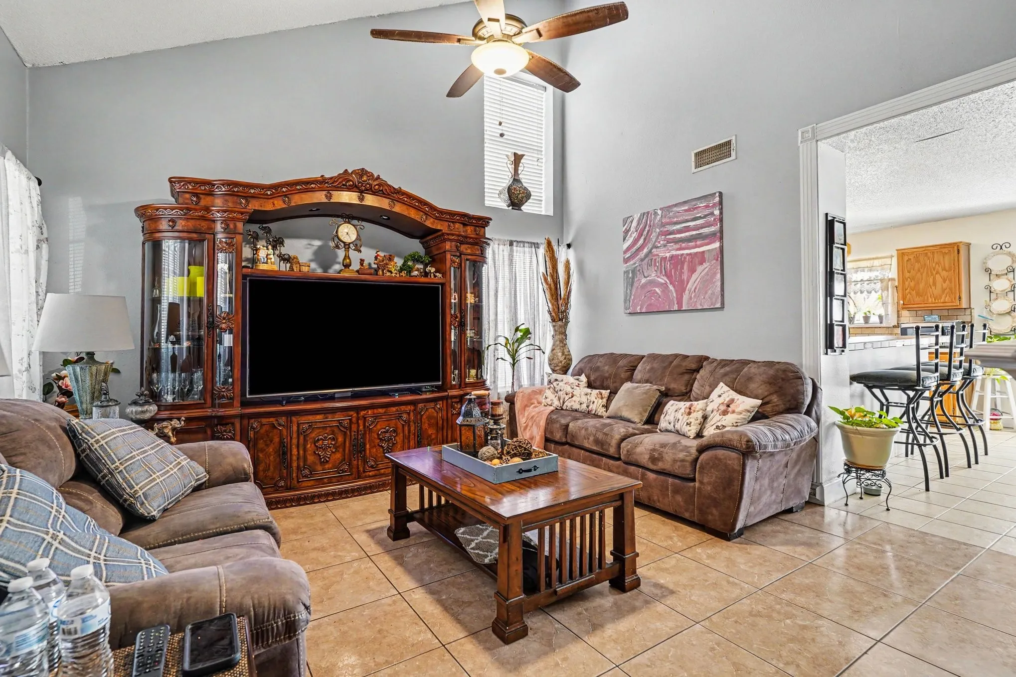 Single Family Residence For Sale in Tarrant County , 1710 Duster Circle, Arlington, Texas 76018, 3 Bedroom, 2 Bathroom, 2 Garage spaces, 1,354 Sqft, built in 1990, mls#21394000, Real Estate Agent in Arlington, Homes For Sale in Tarrant county, Homes For Sale in Arlington, Realtor in Arlington Texas, Real Estate Brokerage Independent Realty Texas, Luminita Cordes Realtor